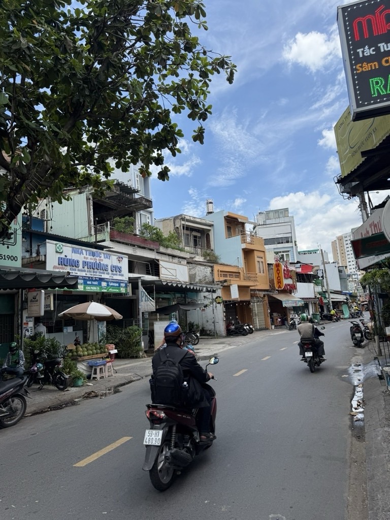 Bán nhà mặt phố 3 tầng diện tích 80m2 tại Tân Phú