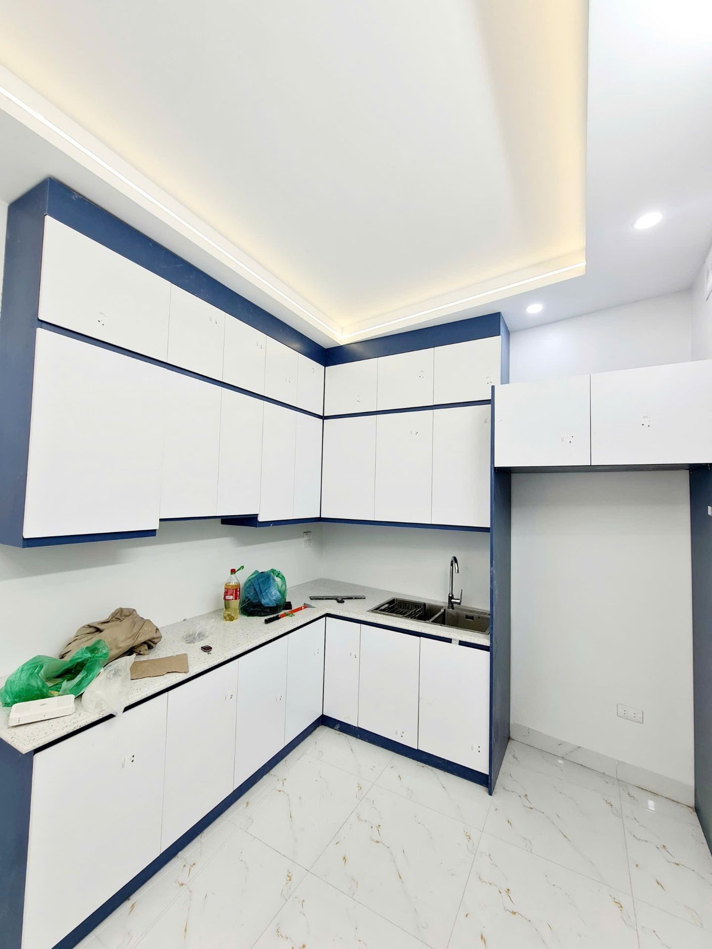 Bán nhà 5 tầng diện tích 46.7m2 tại quận trung tâm, ô tô vào nhà
