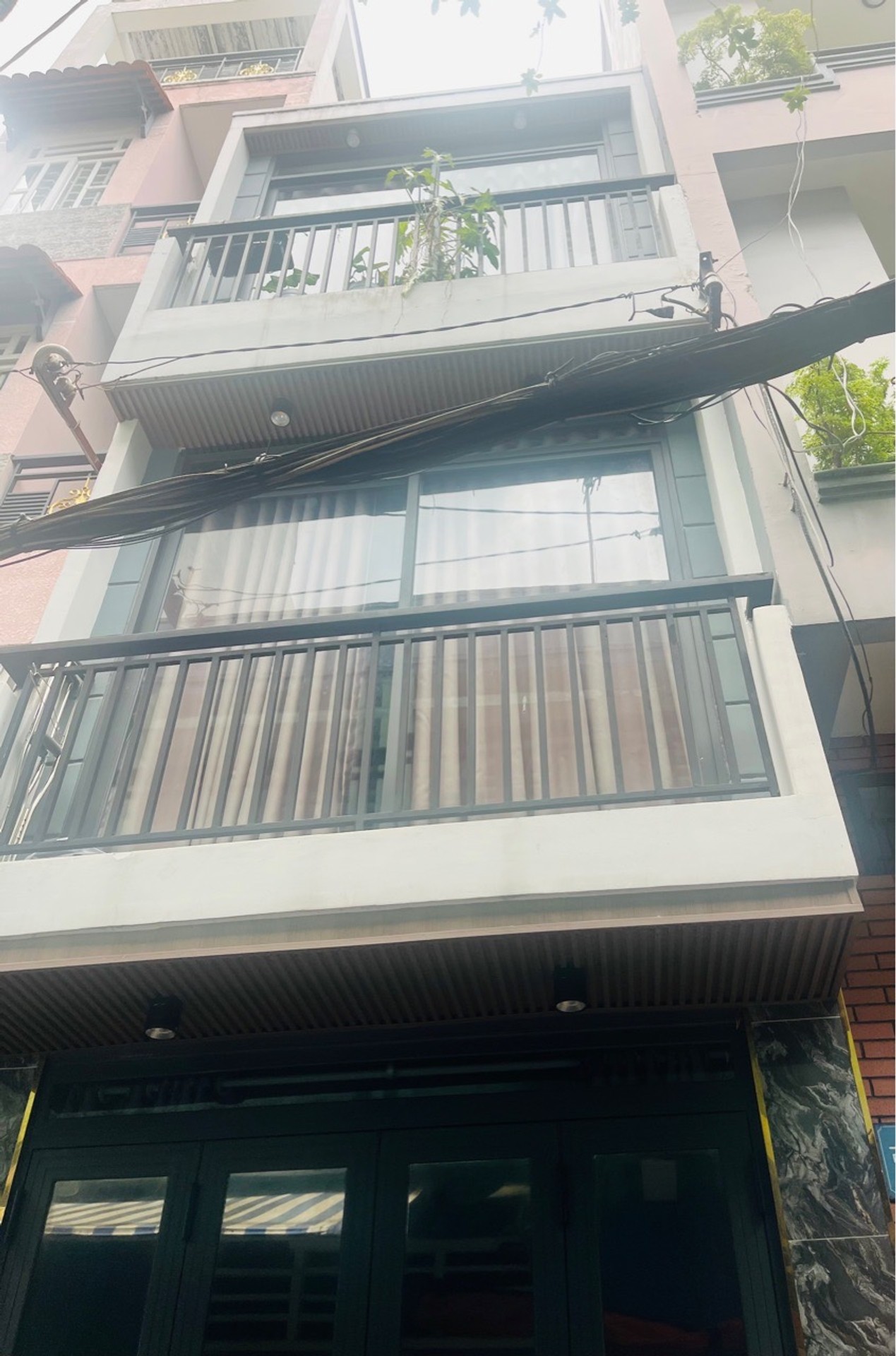 • Bán Nhà 3 Tầng, Đường Cao Đạt, Phường Chợ Quán, Q5