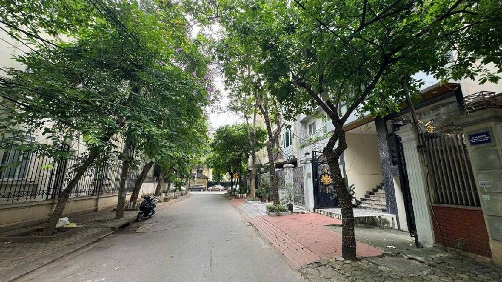 Bán nhà mặt phố 8 tầng trung tâm quận Huy Du, gần cơ quan nhà nước, tiện cho thuê