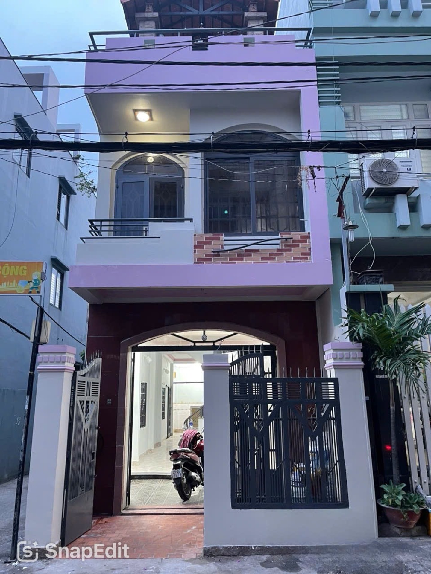 Nhà mặt phố góc 2 mặt tiền siêu đẹp gần Bàu Cát