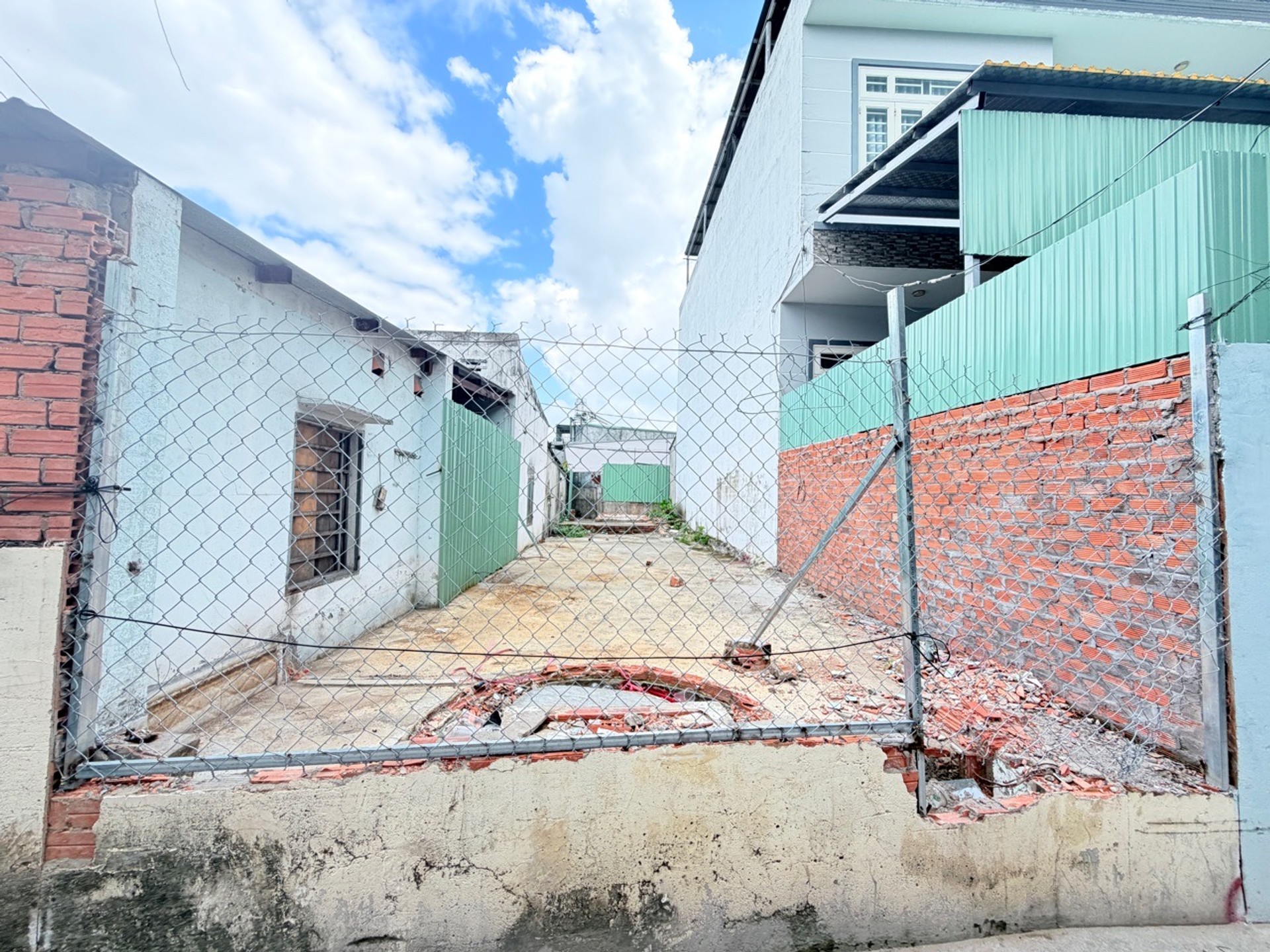 Mua Bán đất phường Thủ Đức, diện tích 84 m2, pháp lý rõ ràng, 2 mặt tiền