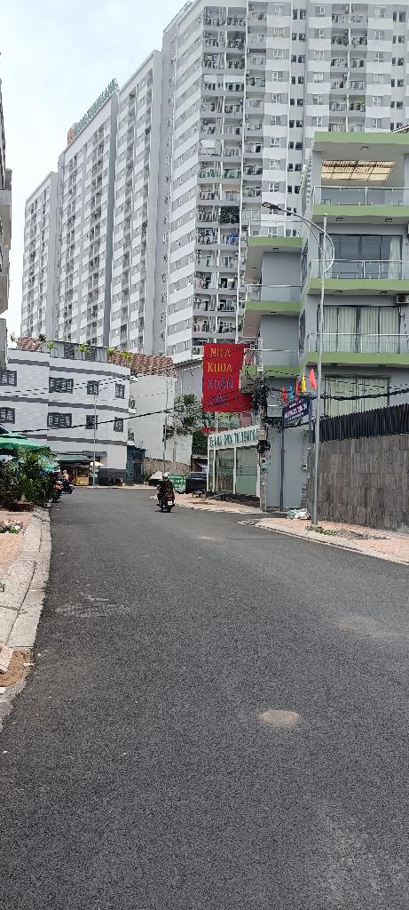 Bán nhà mặt phố 3 tầng diện tích 105.9m2 tại trung tâm đô thị