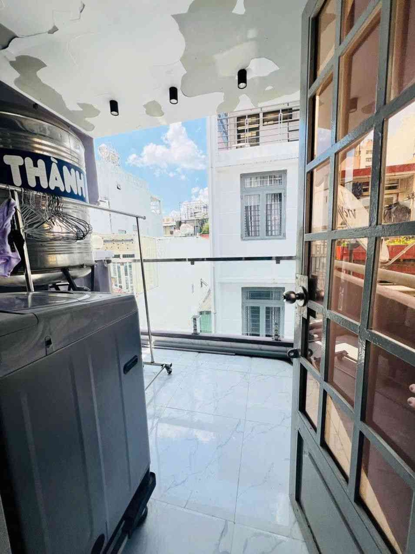Nhà đẹp hẻm xe hơi Nguyễn Biểu Quận 5 - Sống tiện nghi ngay trung tâm