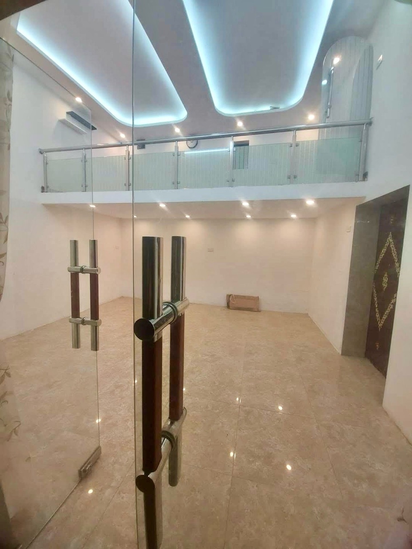 Nhà hiếm ở trung tâm Hai Bà Trưng, đối diện Vincom, ô tô qua cửa