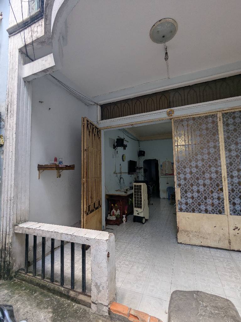 Bán nhà 2 tầng gần UBND phường Tân Sơn, diện tích 93m2