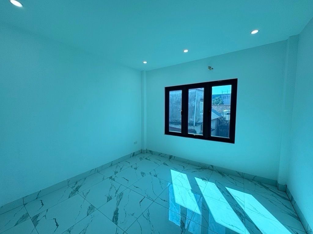 Nhà riêng 4 tầng, diện tích 35m2, giá 5,7 tỷ tại quận trung tâm