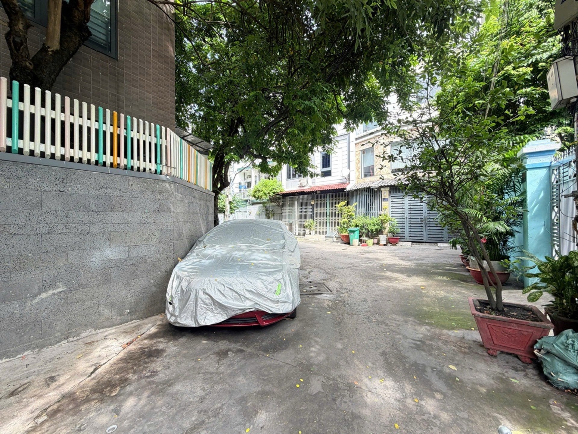 💥💥Lô Góc 2 Mặt Thoáng
🏡💥Ngang 5m x 4 Tầng
Nhỉnh 6T🌹
📍Hoàng Hoa Thám, Bình Thạnh
Liên hệ: 03