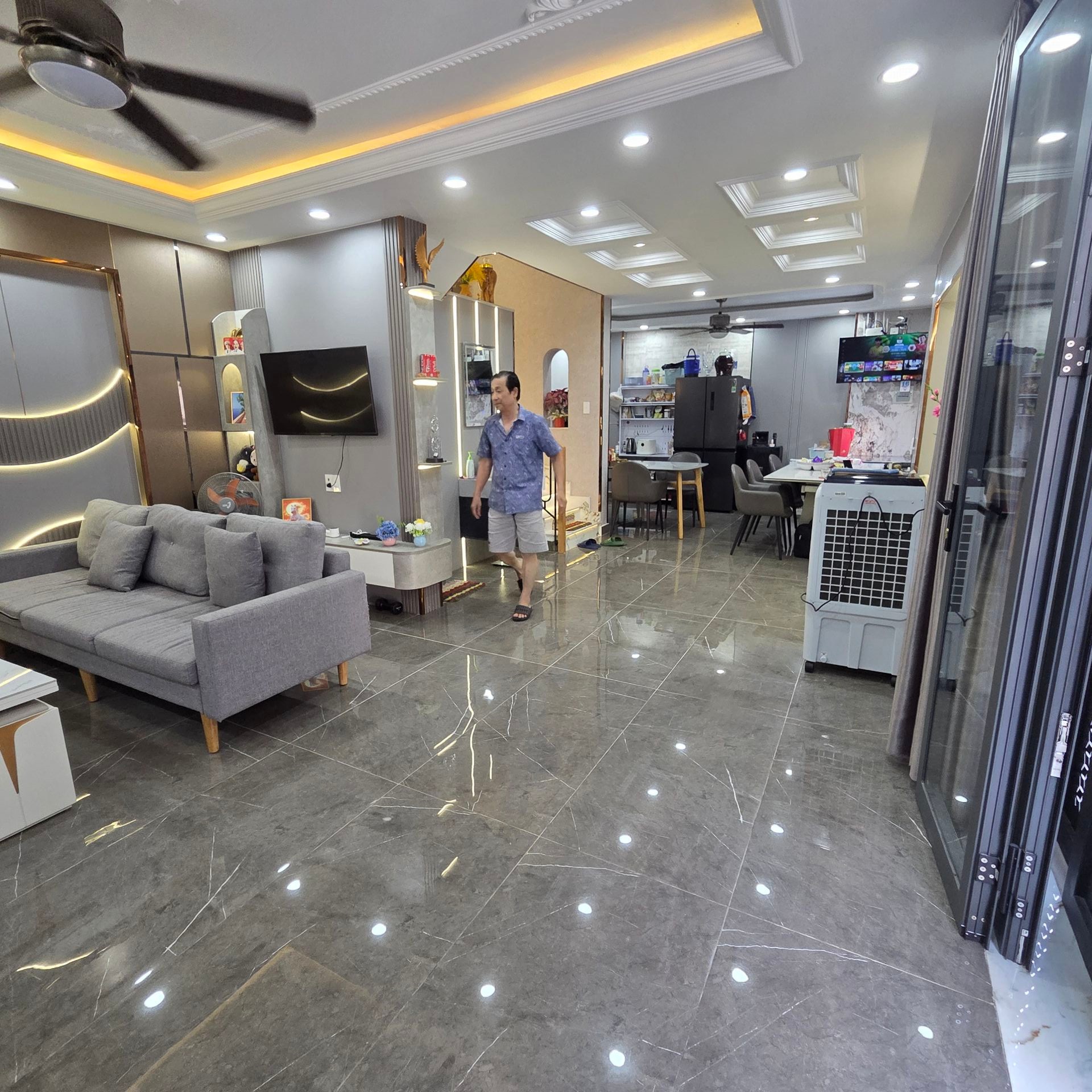 Bán nhà 3 tầng mới đẹp gần sân bay Tân Sơn Nhất, Tân Bình