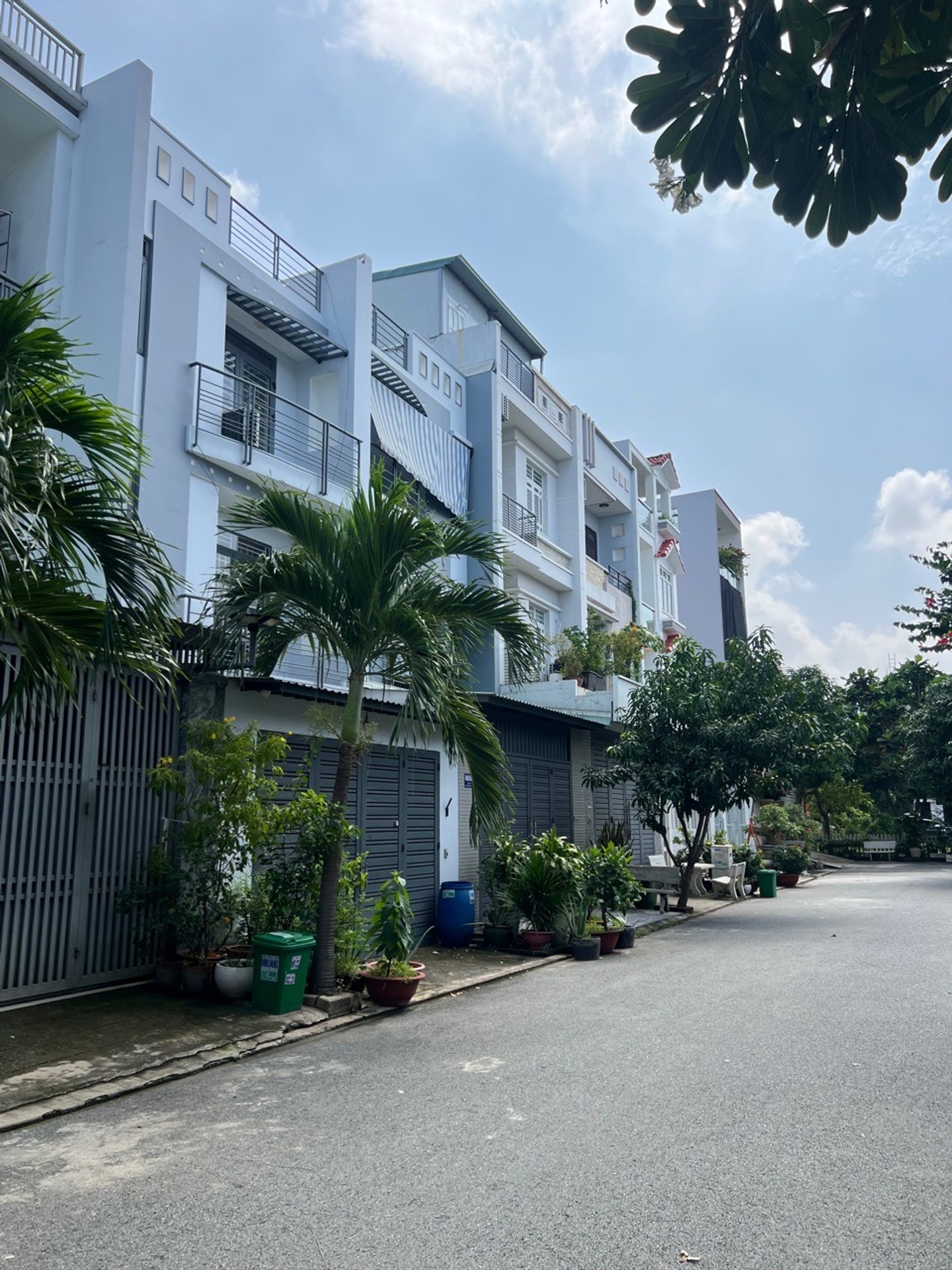 🔥 2 MẶT TIỀN 4 TẦNG QL13 - THU NHẬP 35 TR/THÁNG - 97M² CỰC ĐẸP 🔥