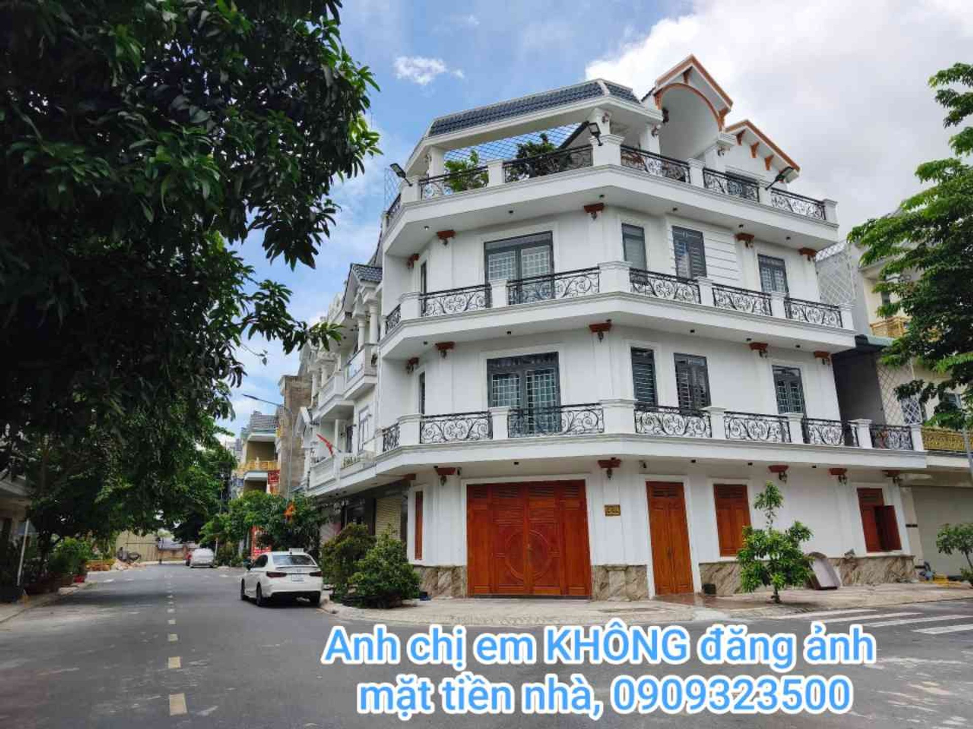 Nhà mặt phố góc 2 MT sầm uất, diện tích rộng tại An Phú