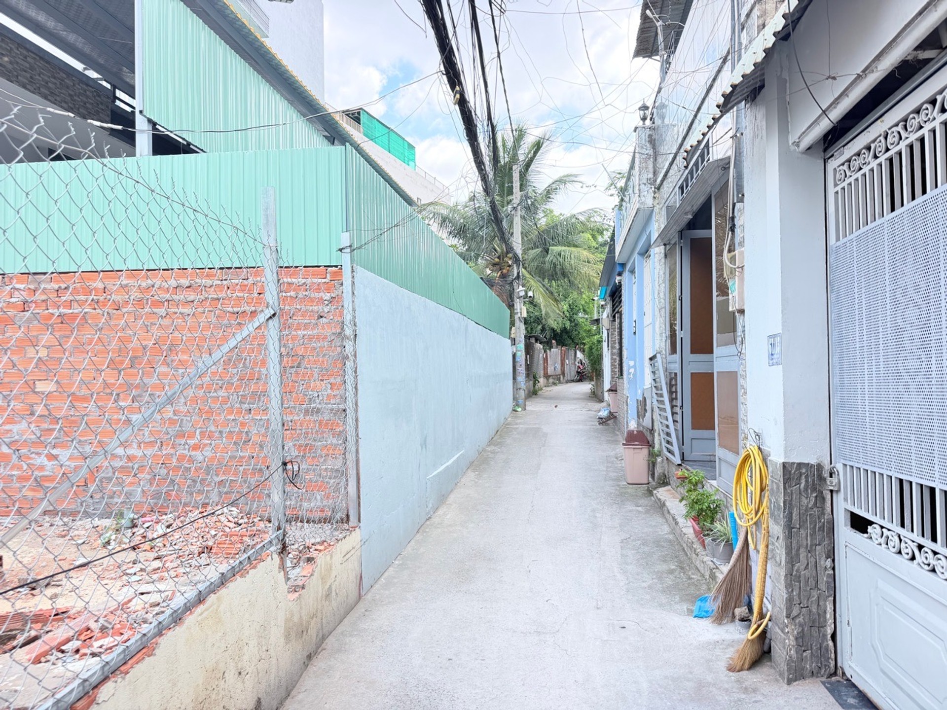 Cơ Hội Vàng Sở Hữu Đất 2 Mặt Tiền Hẻm Xe Hơi Quận Thủ Đức