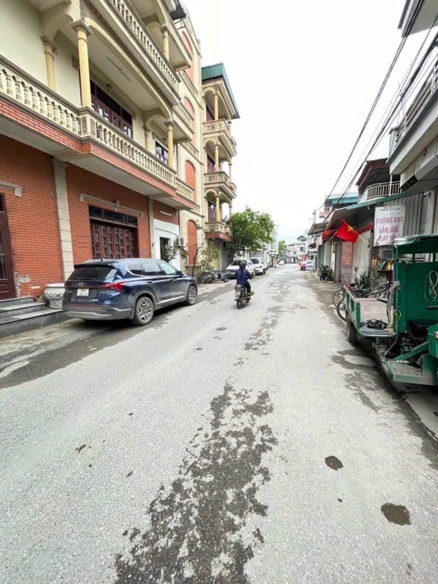 B. Nhà đẹp gần mặt phố Ỷ Lan, HN, ô tô đỗ, tiện đi lại, 78.4m2, 2 tầng, Mt 6.4m , giá chào 9.9tỷ