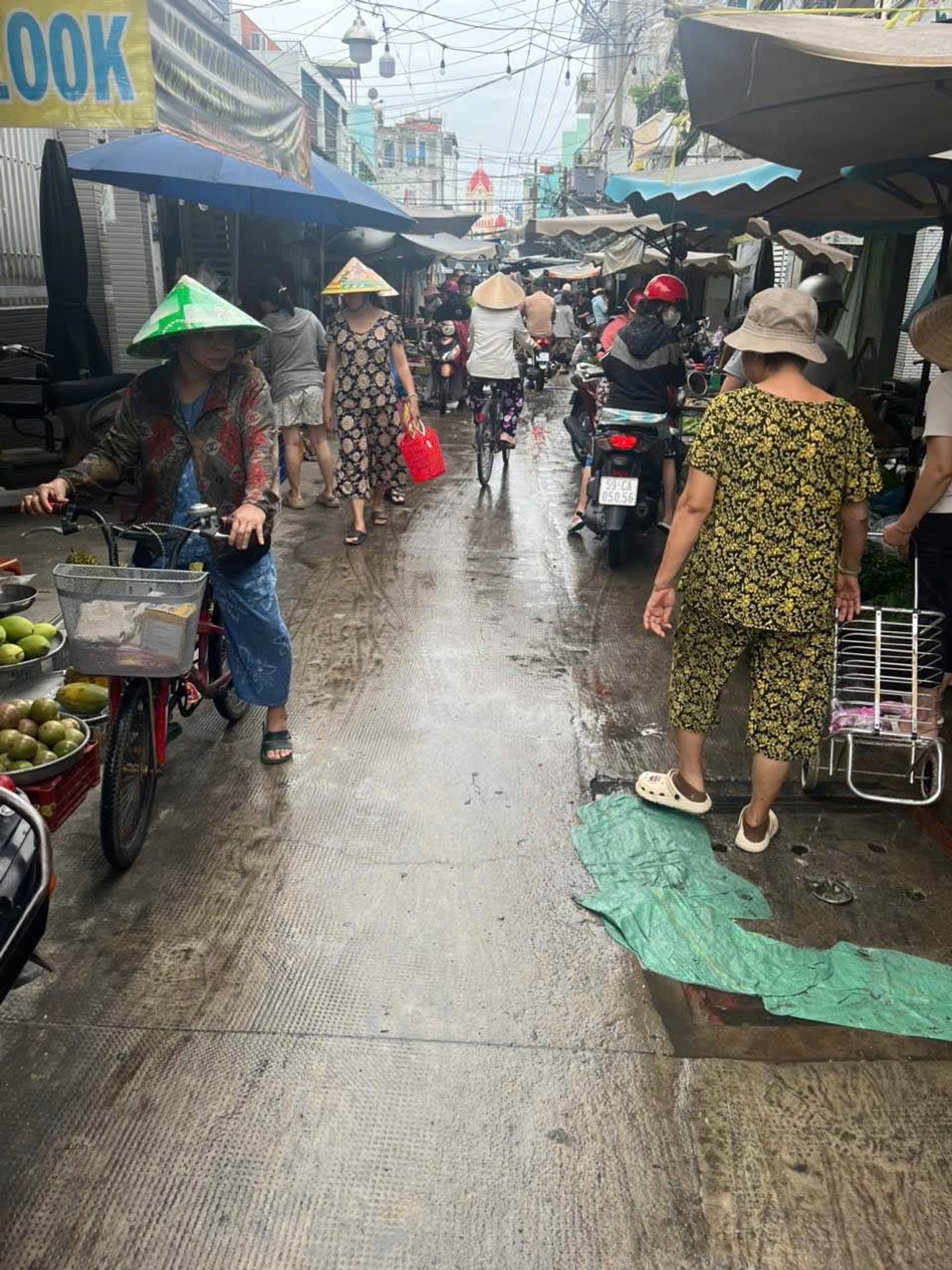 Bán nhà riêng 2 tầng 55m2 tại phường Đoàn Văn Bơ, phù hợp vừa ở vừa kinh doanh