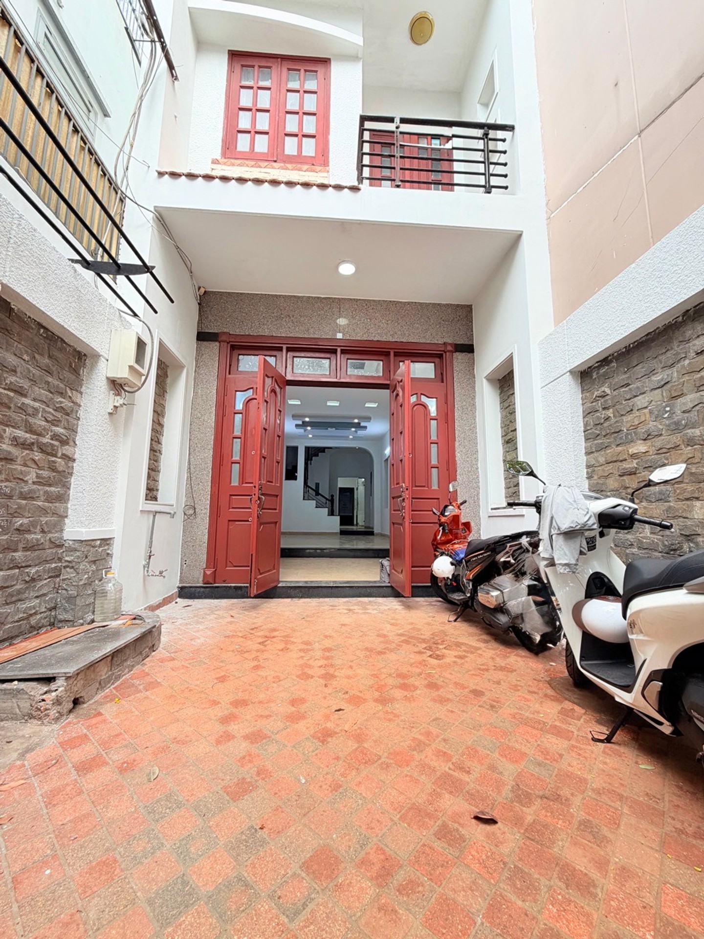 Nhà mặt phố đẳng cấp, ngay AEONMALL, 7PN rộng rãi