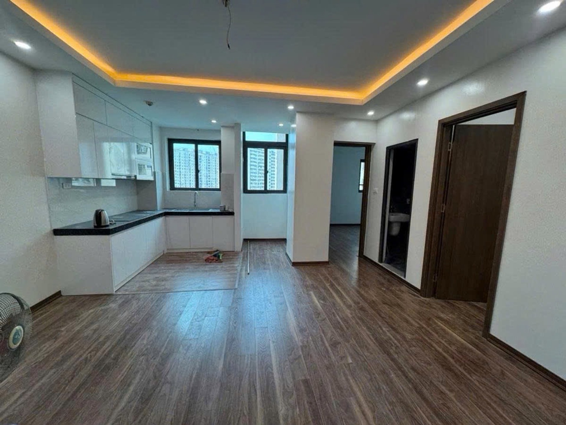 Căn hộ 2 phòng ngủ tại trung tâm Cầu Giấy, diện tích 64m2, nhà đẹp, an sinh tốt