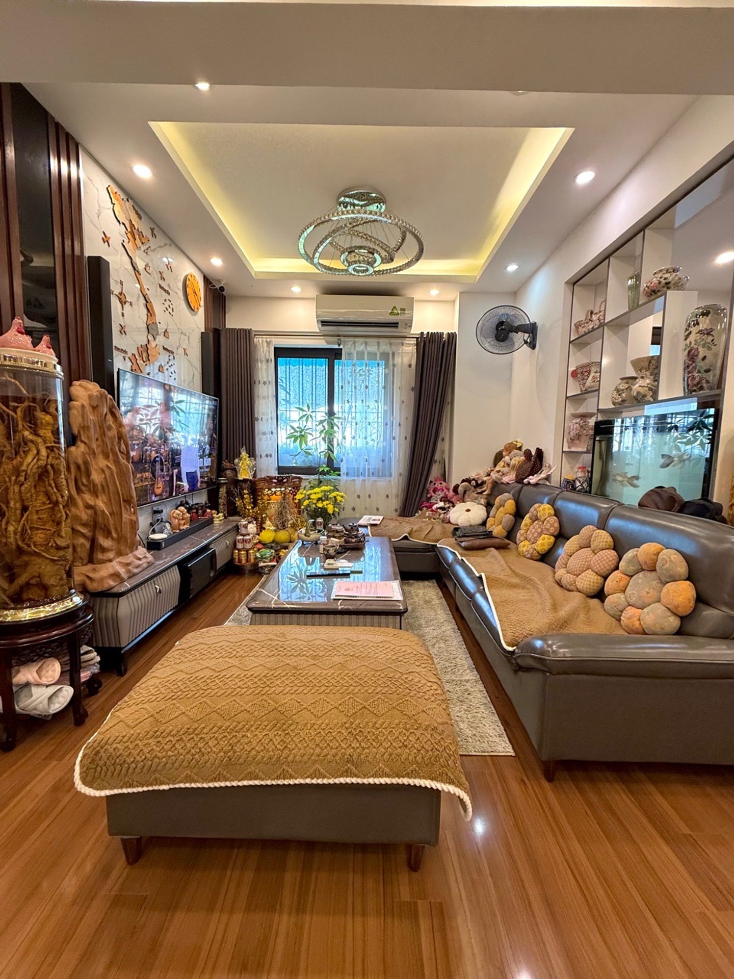 Căn hộ góc tầng trung siêu mát, full nội thất, sẵn ở ngay