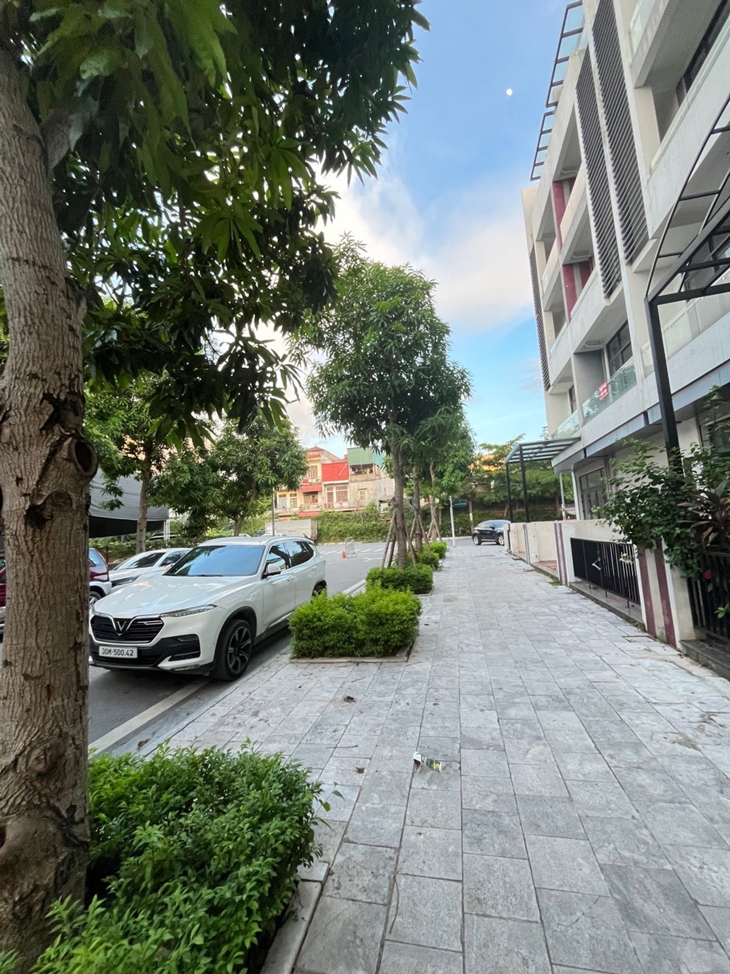 Biệt thự liền kề 5 tầng thang máy tại Đức Giang, giá hợp lý