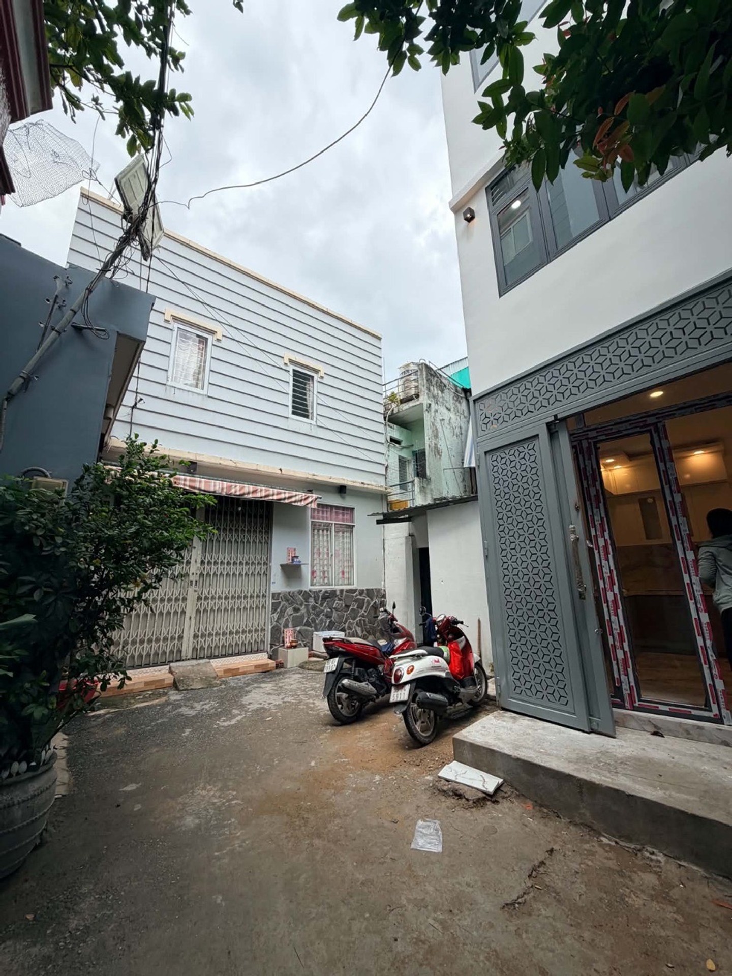 Bán nhà riêng 3 tầng tại phường 9, Tân Bình, diện tích 27m2, gần sân bay