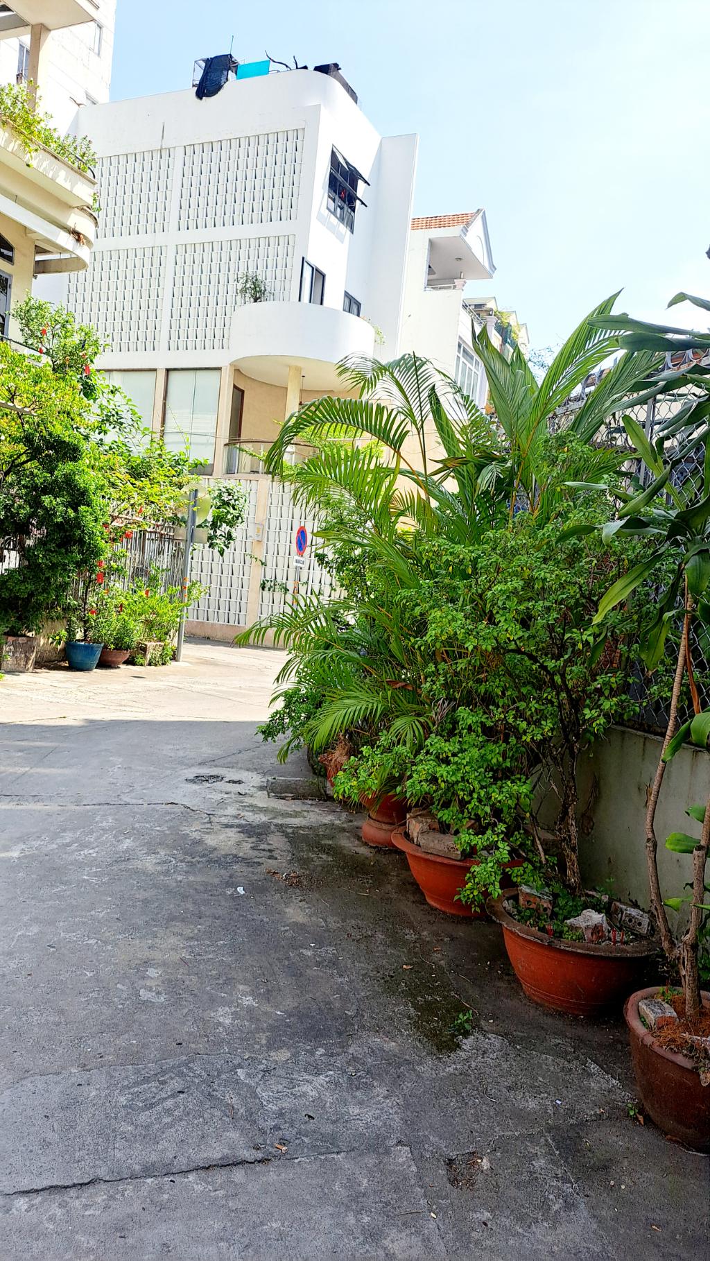 Nhà đẹp 3 tầng quận 5, giảm giá cực sốc, sẵn sàng dọn vào ở