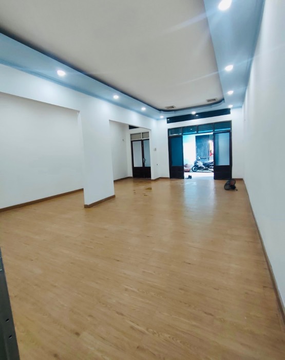 Bàu Cát/ Tân Bình - DT lớn 6.1x17 - đất vàng ngang bề thế hơn 6m tiện xây mới - làm CHDV - biệt thự