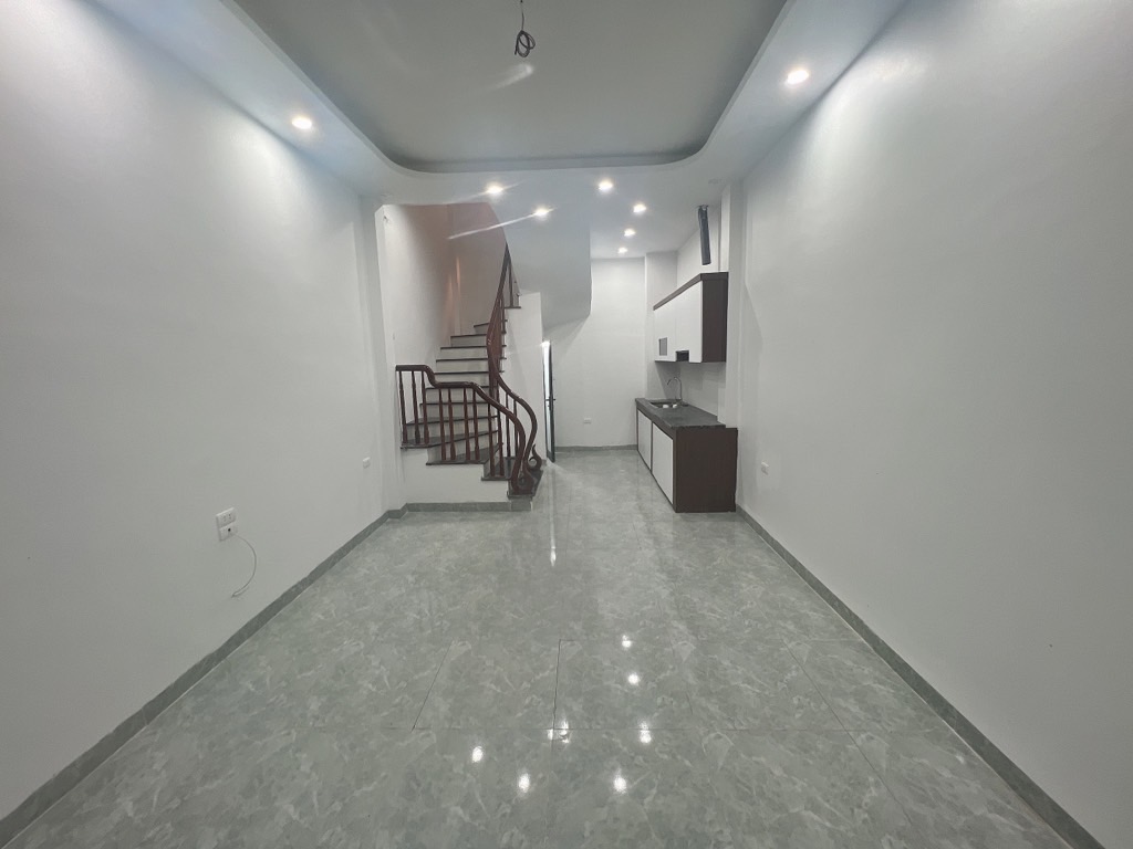 Nhà mới siêu xịn gần Vincom, ô tô đỗ cửa Cầu Cốc