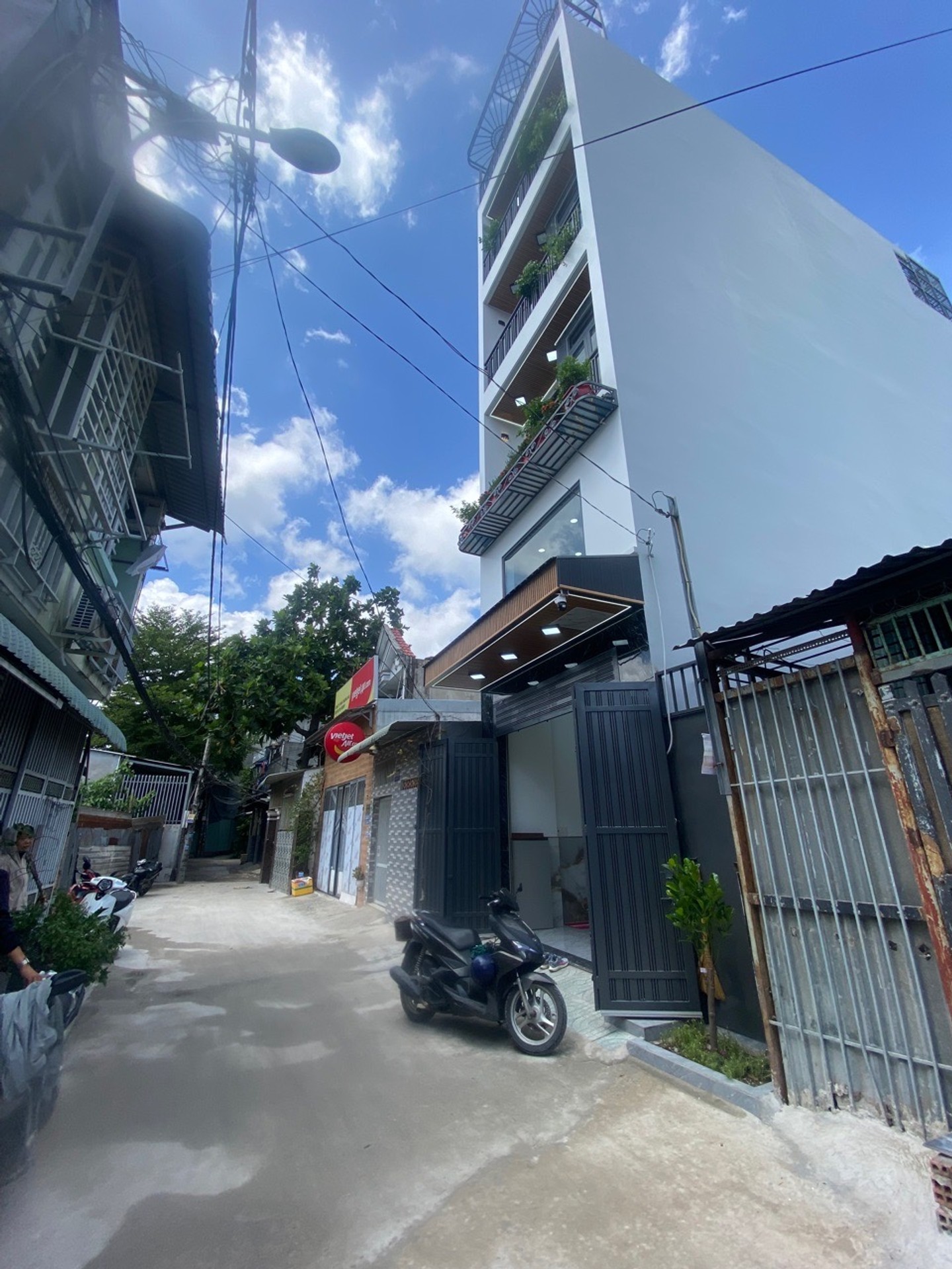 Nhà 5 tầng siêu rộng Quận 12 giá bất ngờ