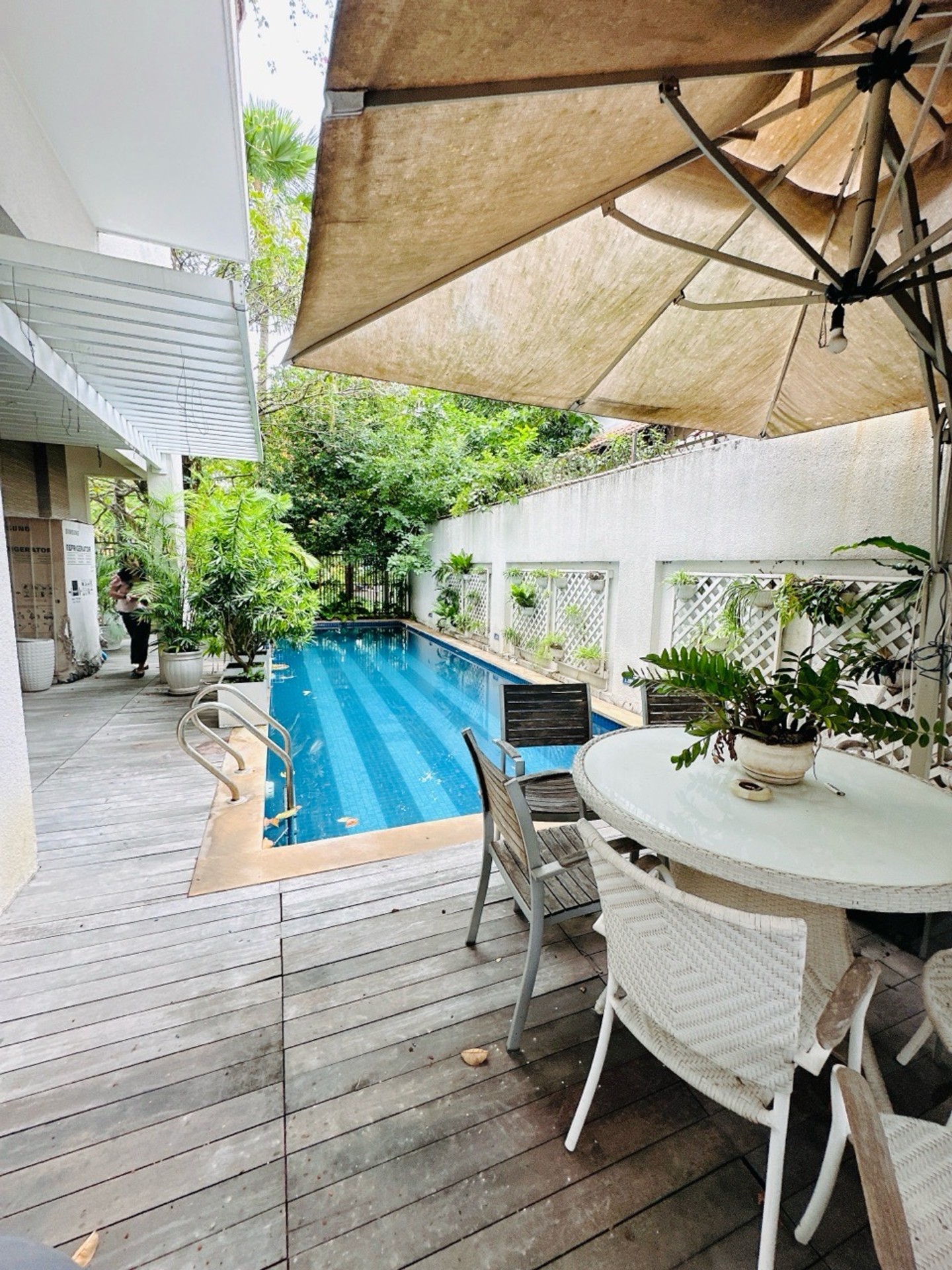 Biệt thự lô góc 2 mặt tiền Bình Tân rộng 528m2, 3 tầng