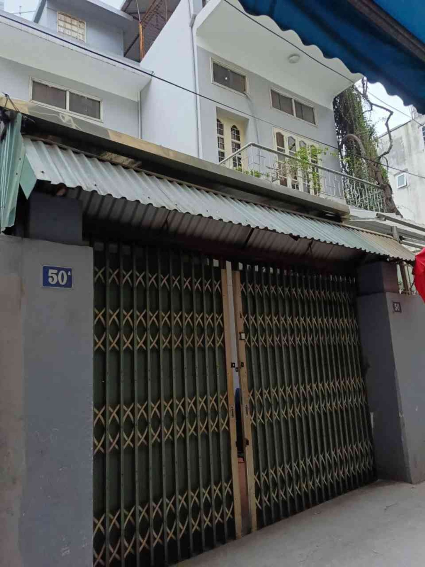 Nhà lô góc ô tô vào tận nơi, siêu thoáng sát trục chính Giải Phóng