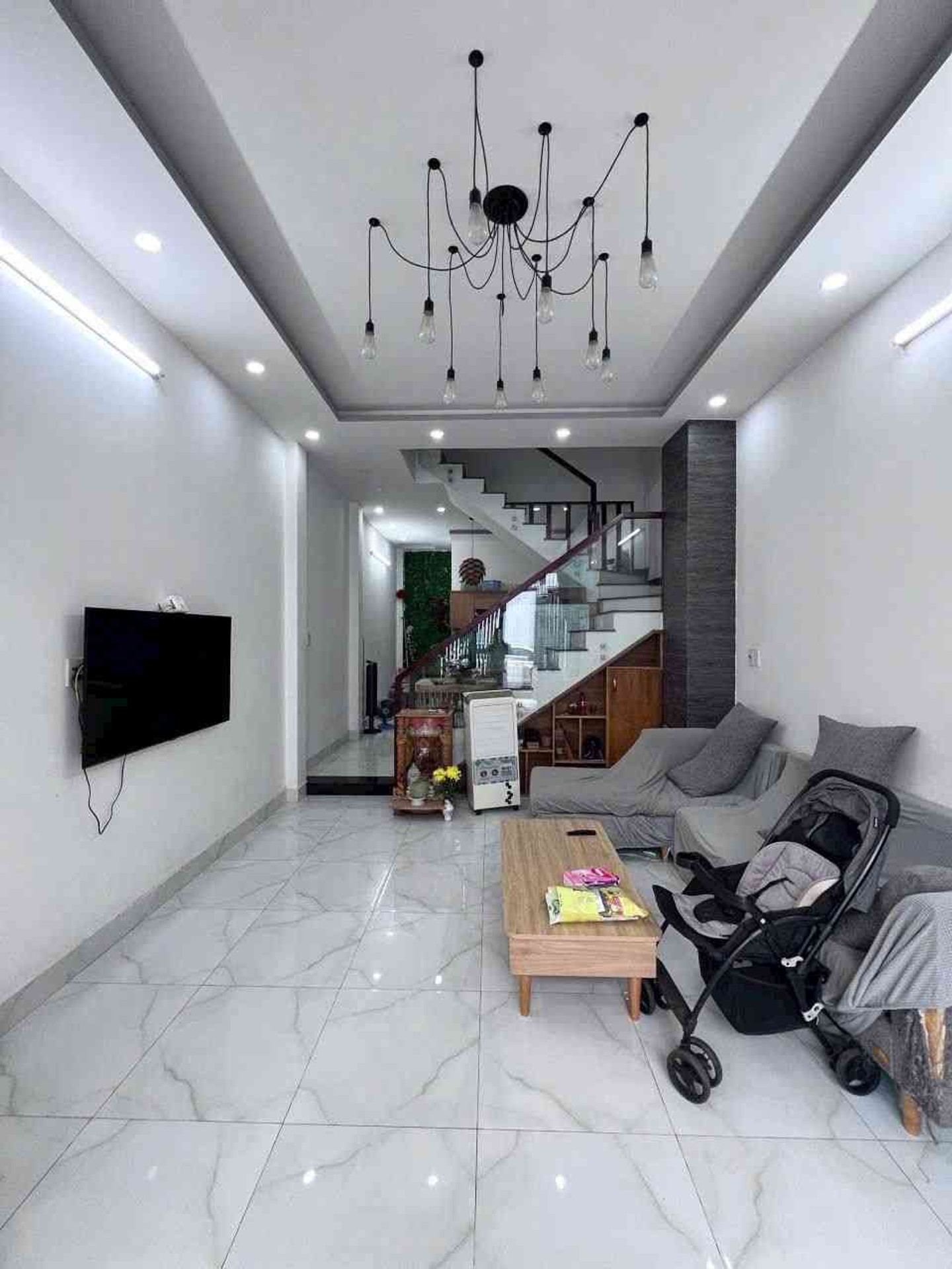 Bán nhà 3 tầng hẻm xe hơi Quận 9, diện tích 53m²