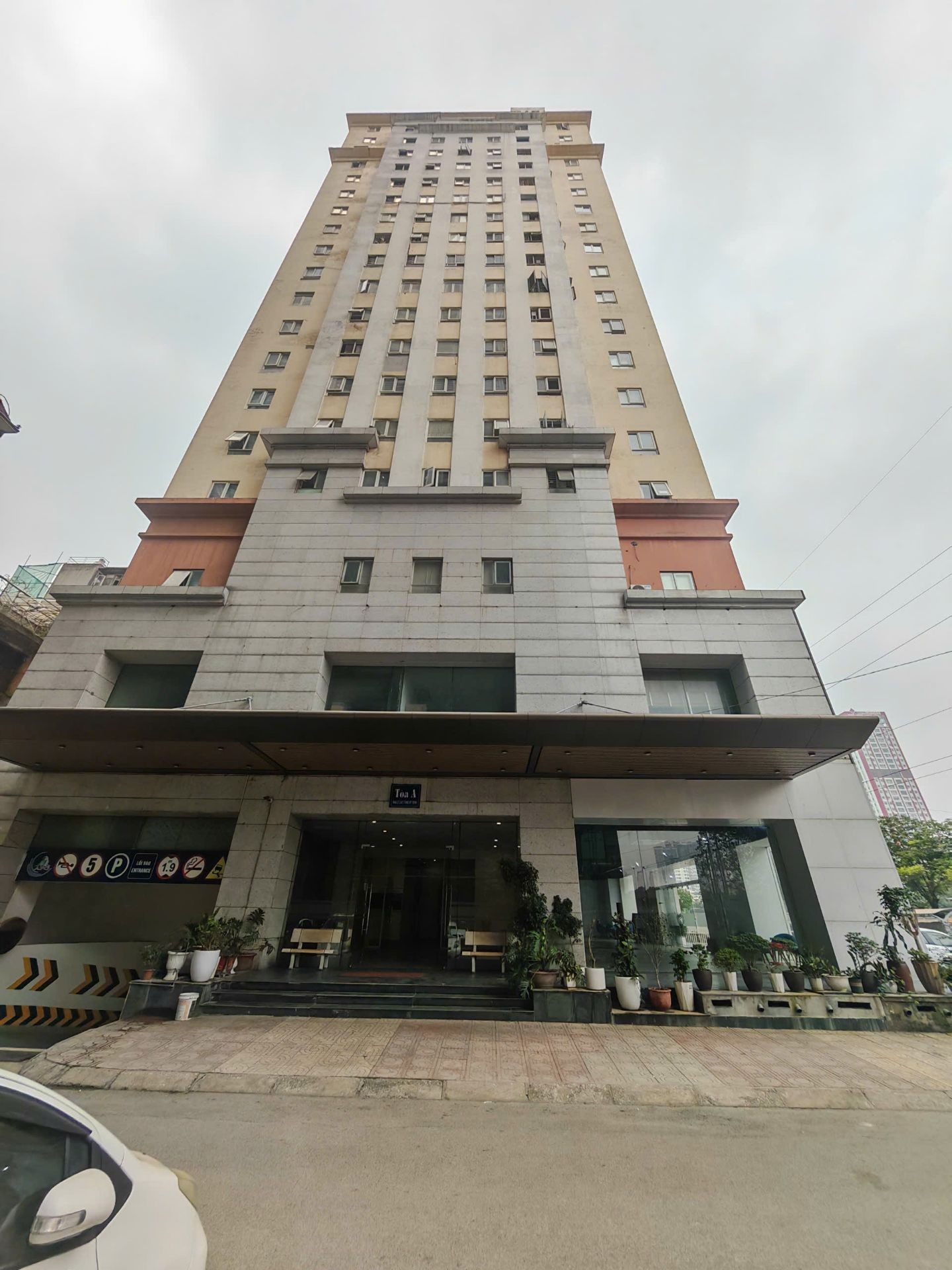 Bán căn hộ chung cư 125m2 căn góc tại quận Nam Từ Liêm, full nội thất cao cấp
