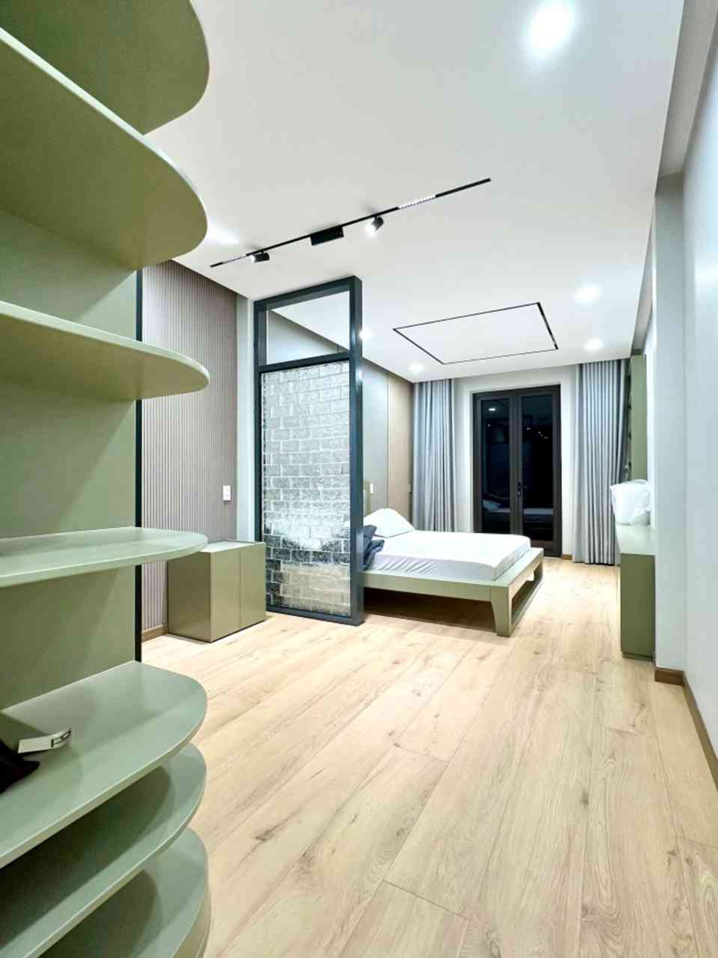 Bán nhà mặt phố quận 1, diện tích 46.3m², 5 tầng, vị trí kinh doanh thuận lợi