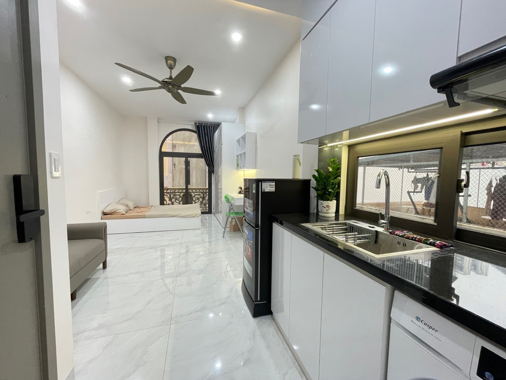 Bán tòa căn hộ dịch vụ 8 tầng full đồ tại Mỹ Đình với thang máy và 32 phòng khép kín