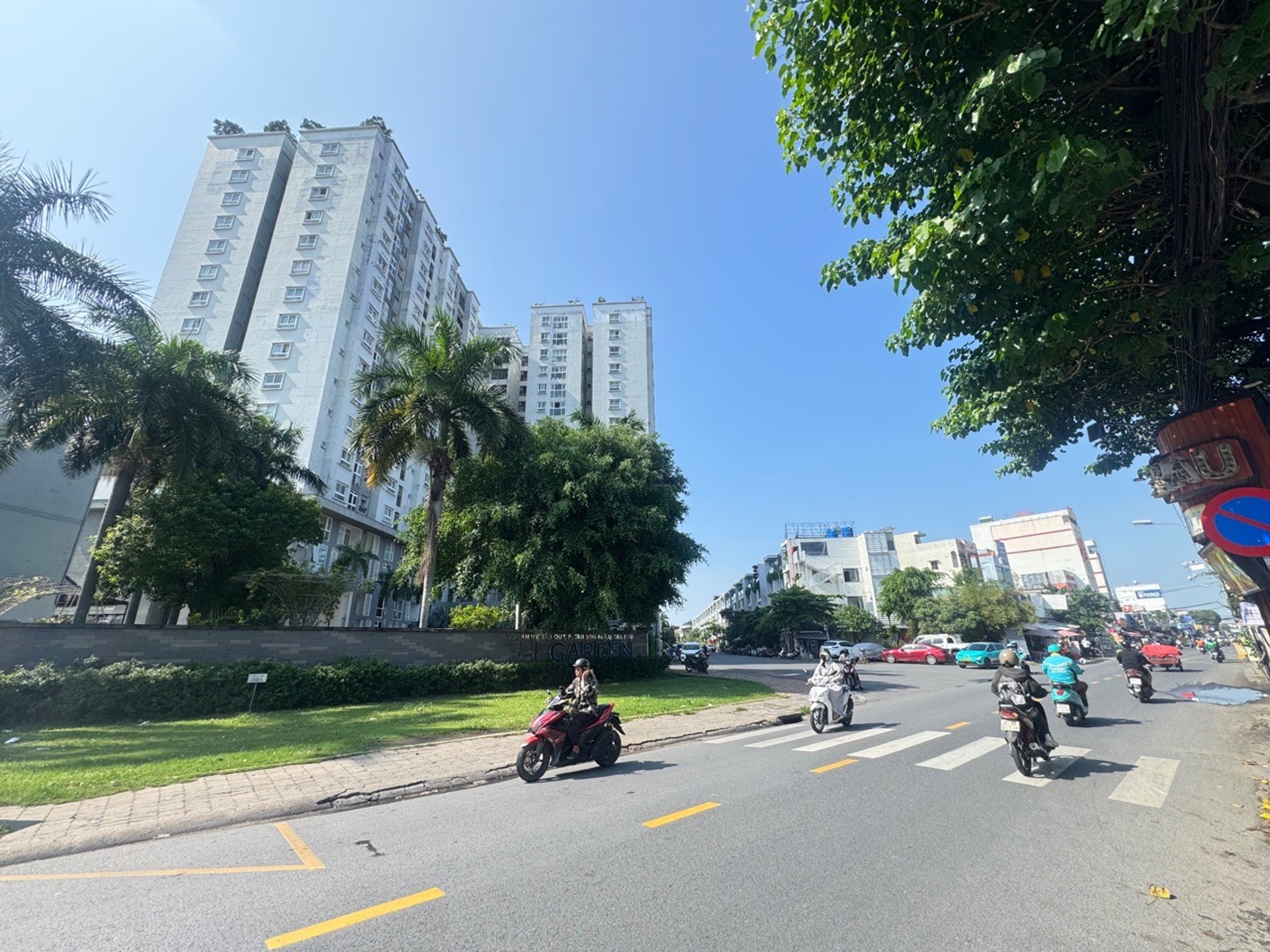 Nhà 2 Tầng Sát AEON Mall Tân Phú, Giá Hấp Dẫn