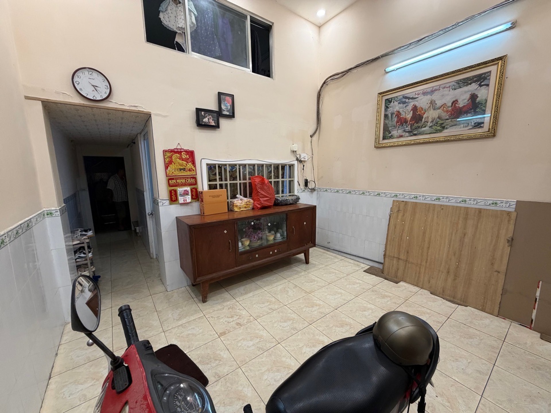 Nhà Phố Trung Tâm Đầy Tiềm Năng Gần Mặt Tiền Trần Hưng Đạo
