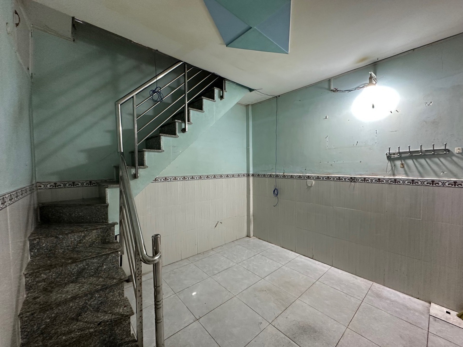 Nhà nhỏ 2 tầng gần Him Lam, giá nhỉnh 2 tỷ, tiện di chuyển