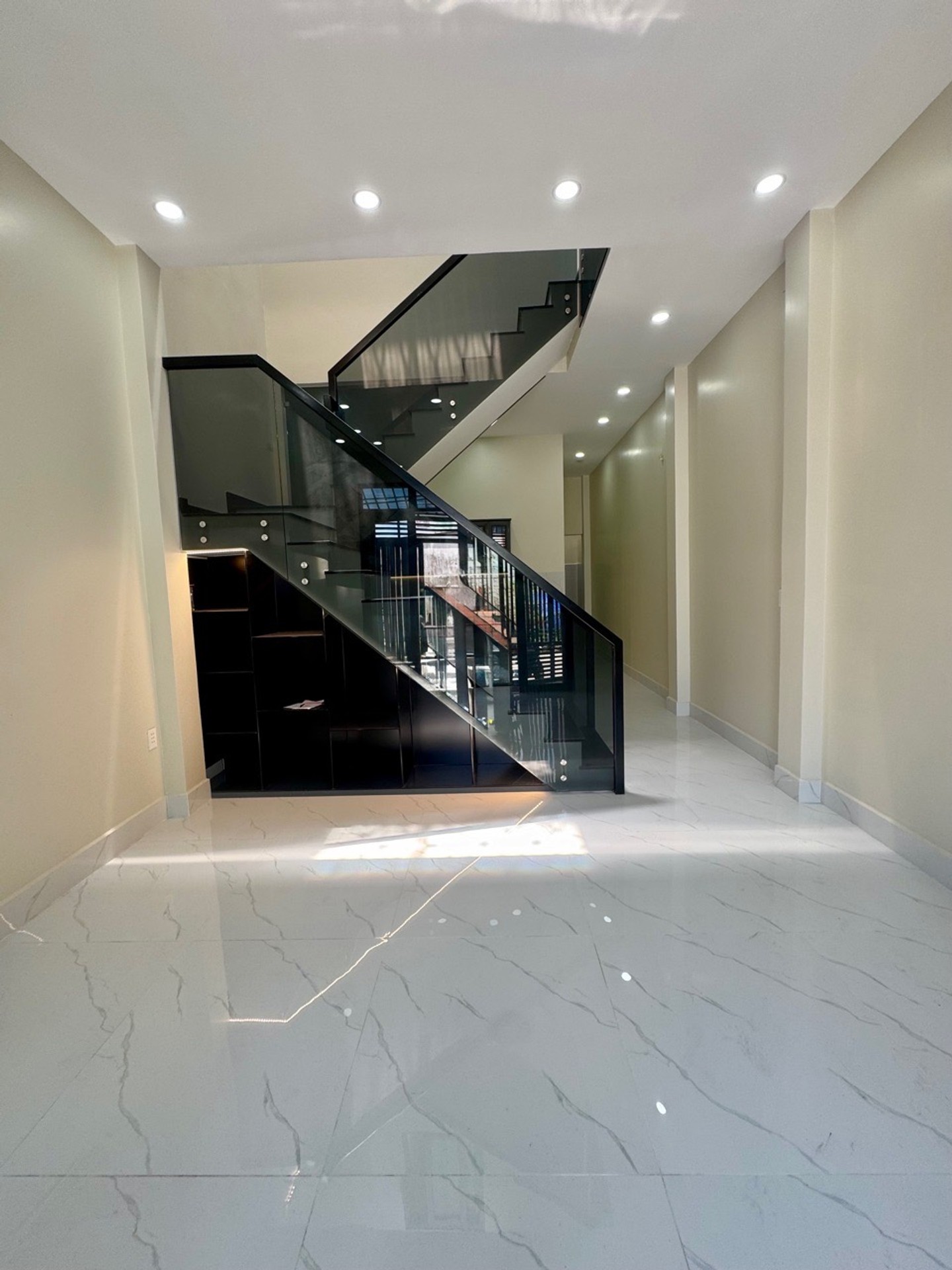 Bán nhà 2 tấm mới tinh hẻm 36 Nguyễn Triệu Luật