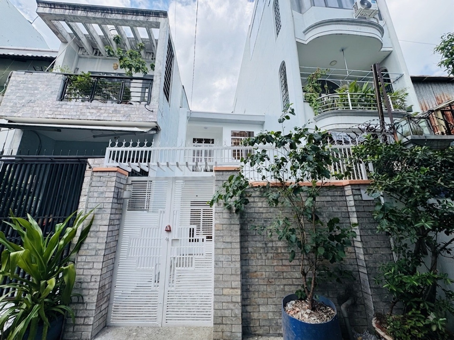 HÀNG HIẾM - BÌNH THẠNH, PHÚ NHUẬN 1" - 76M2 (4x19) - 2 TẦNG, 3 PHÒNG, 2 WC - HẺM 3 GÁC - CÓ SÂN VƯ