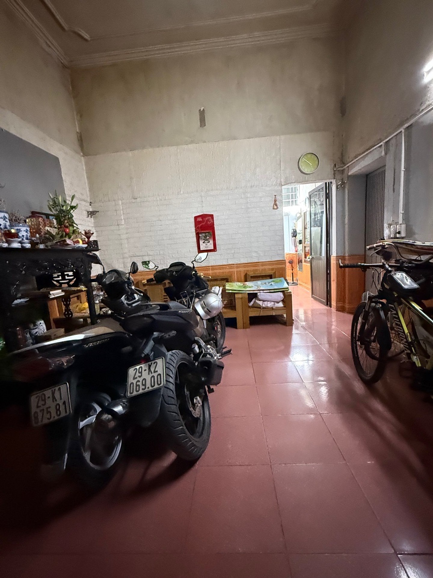 BÁN ĐẤT TẶNG NHÀ- VIỆT HƯNG LONG BIÊN- KHÔNG QUY HOẠCH- GẦN CHỢ