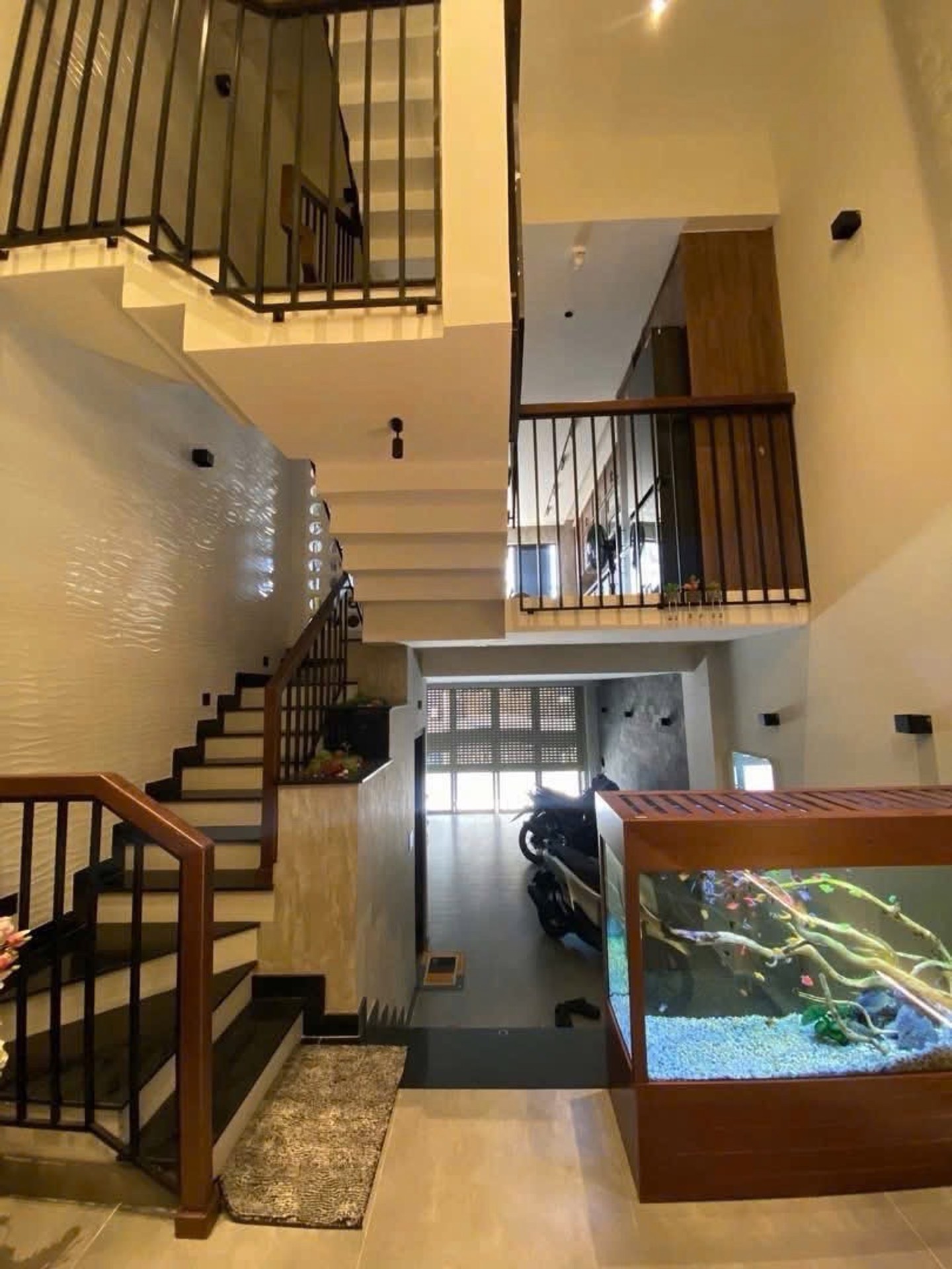 Nhà 5 tầng 4 phòng ngủ, khu An Hội Đông, giá 10.8 tỷ