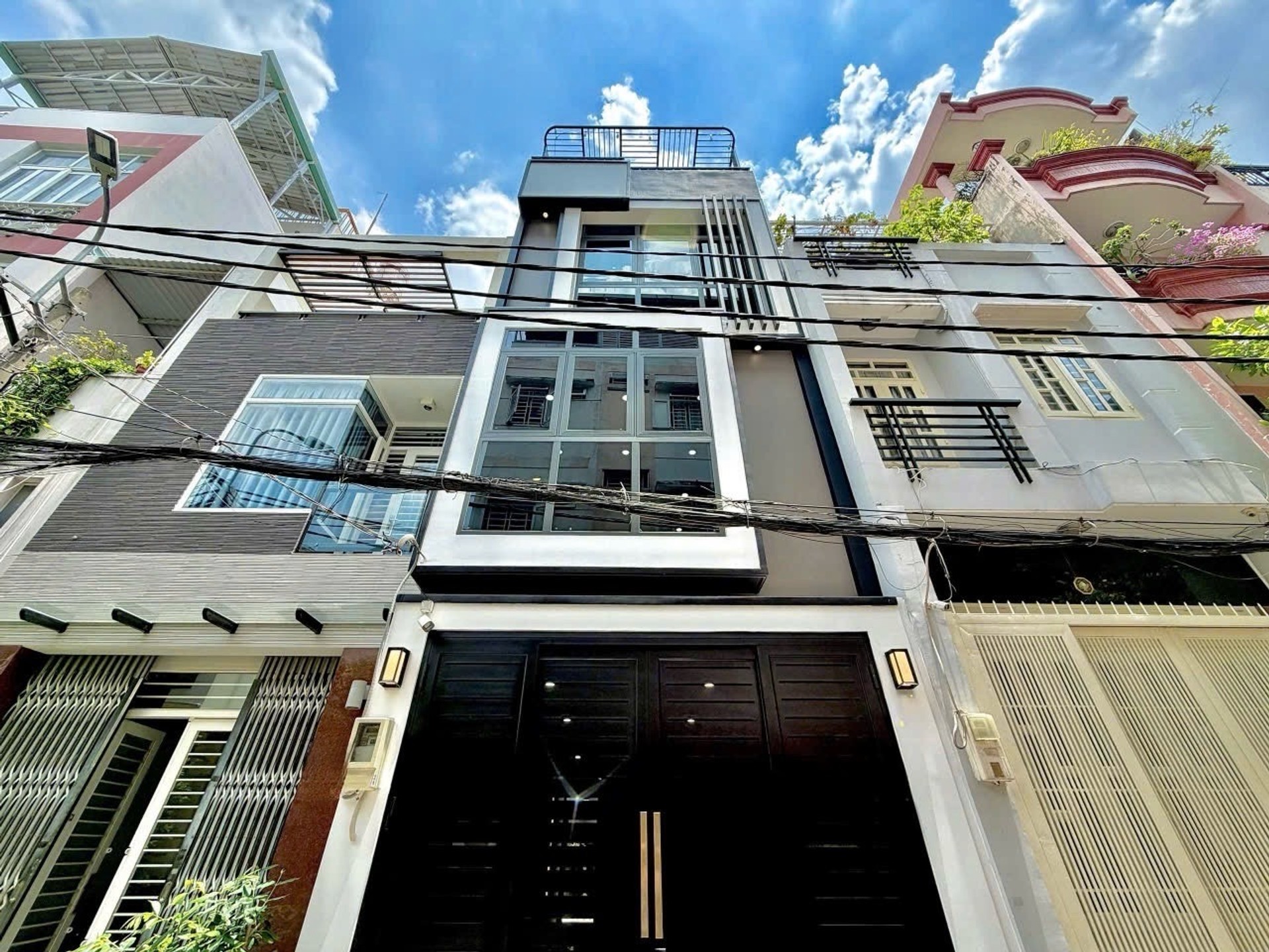 HẺM NHỰA 6M - XE HƠI THÔNG - 5 TẦNG CÓ THANG MÁY - MỚI ĐẸP - NỘI THẤT CAO CẤP - SỔ VUÔNG VỨC