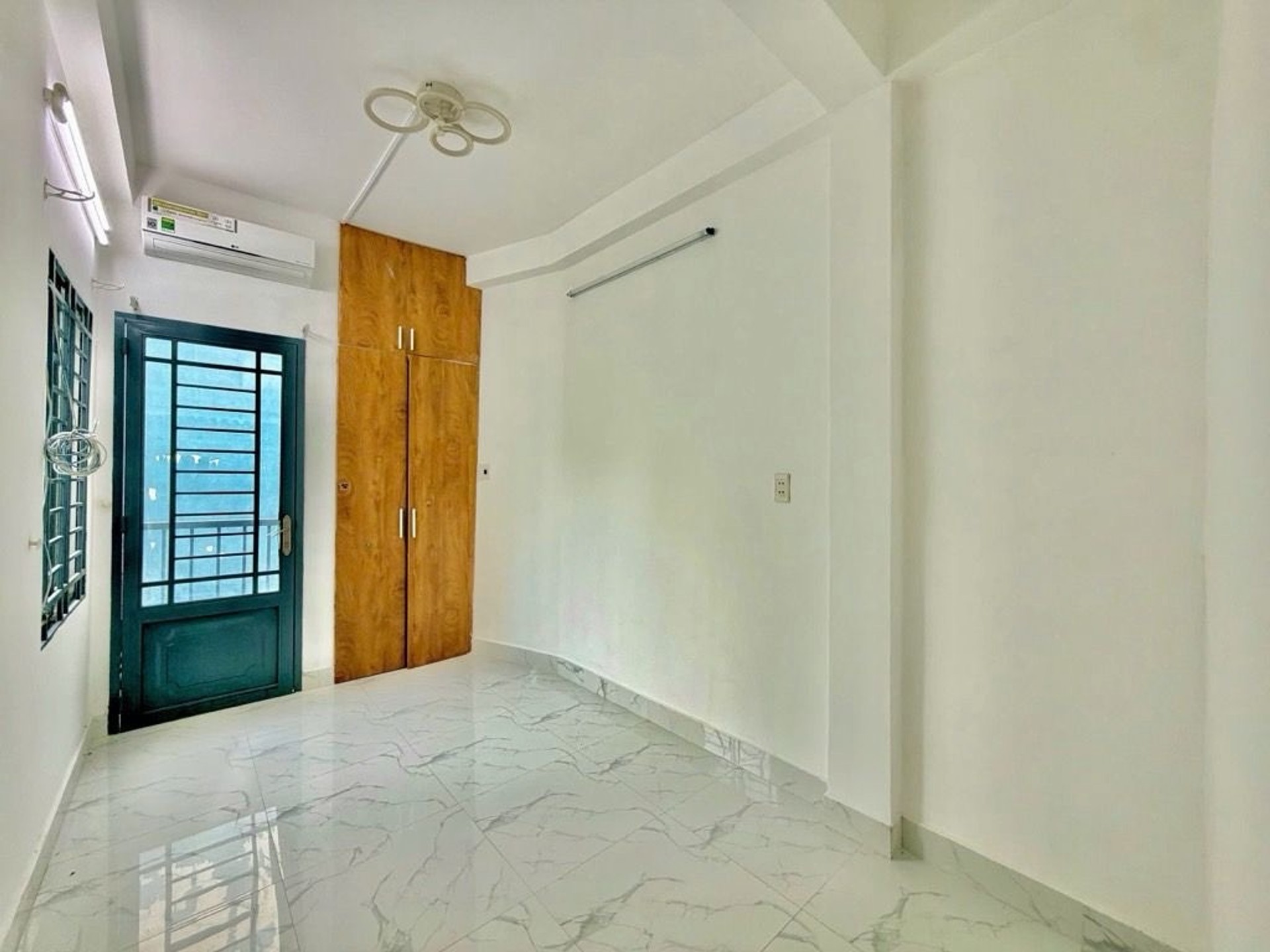 Nhà đẹp 4 tầng hẻm ô tô Thích Quảng Đức, Phú Nhuận