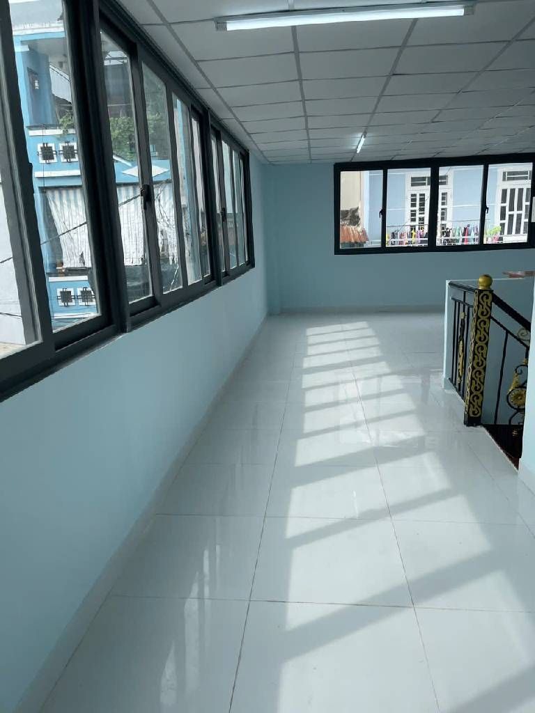 BÁN GẤP NHÀ LÔ GÓC BÌNH HƯNG HÒA B 78M2 NGANG HIẾM 6M XE HƠI VÀO NHÀ NHIK 4 TỶ