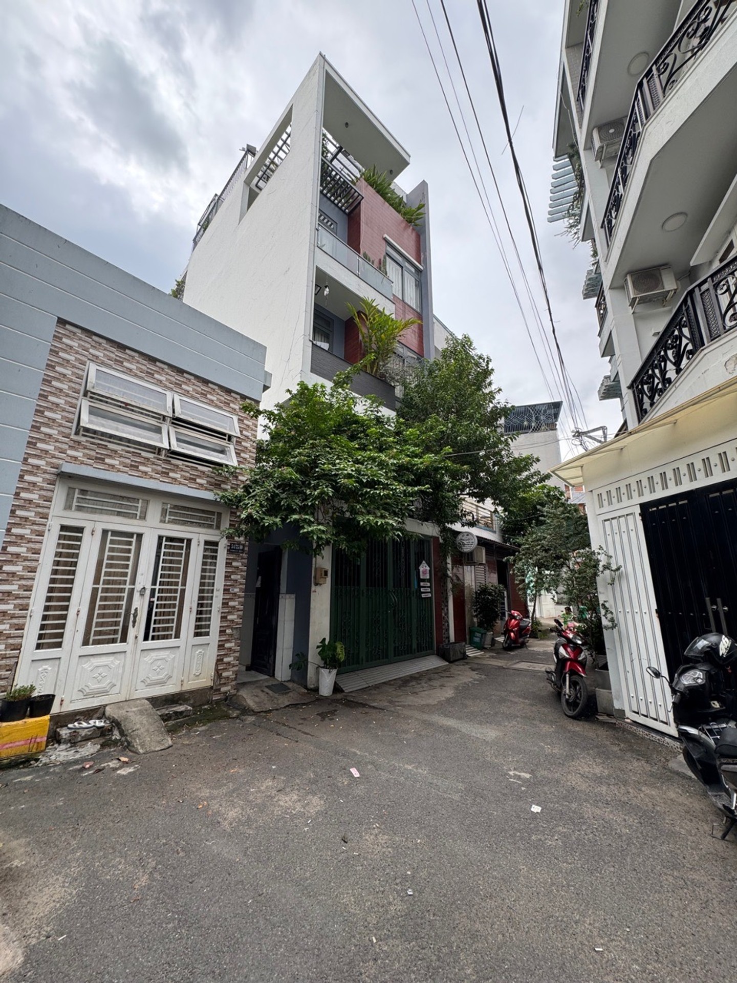 Nhà 5 tầng hẻm ô tô Bùi Quang Là, rộng rãi, tiện nghi