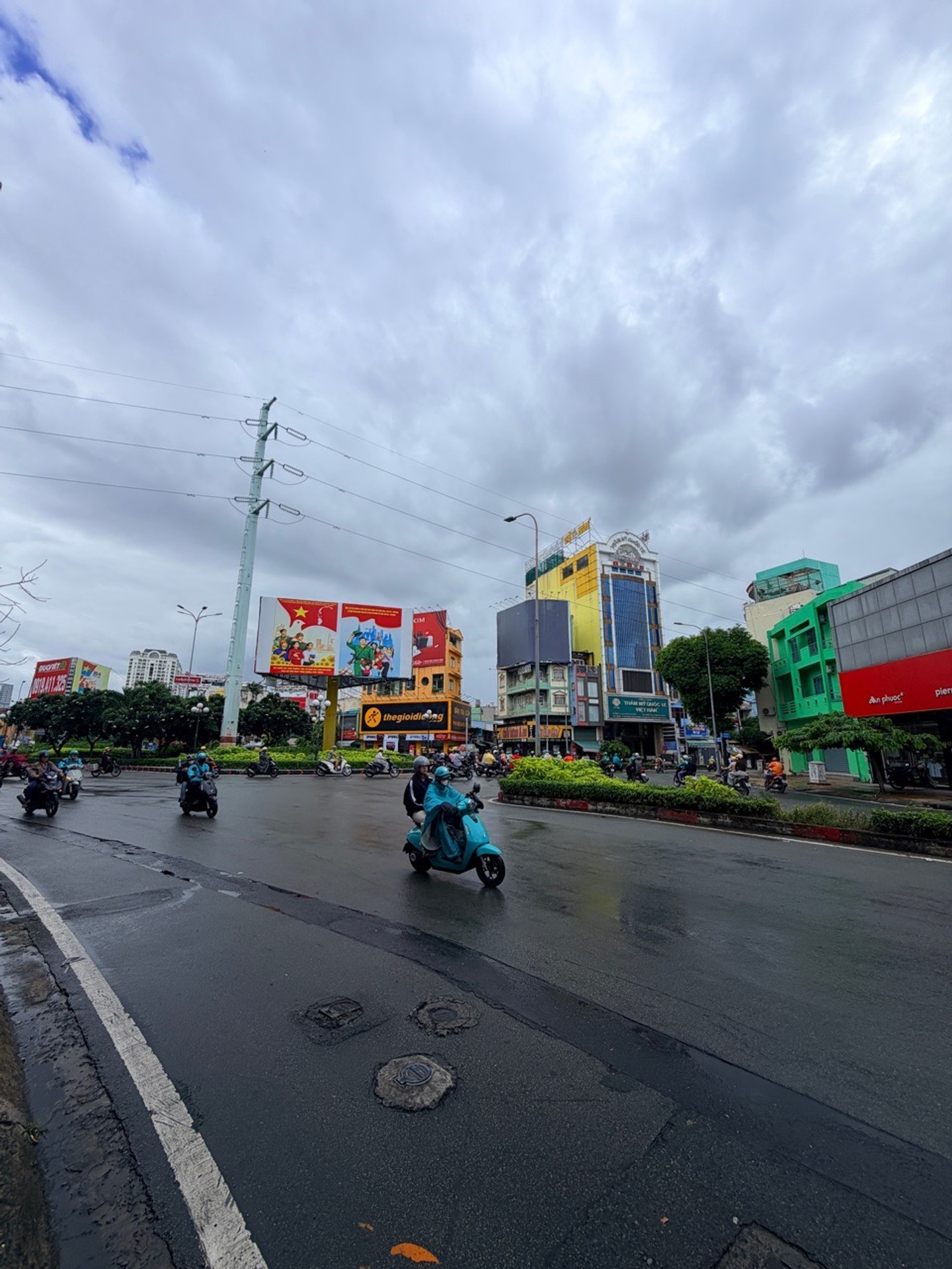 Nhà Mặt Phố Âu Cơ - Vị Trí Vàng, Kinh Doanh Đỉnh