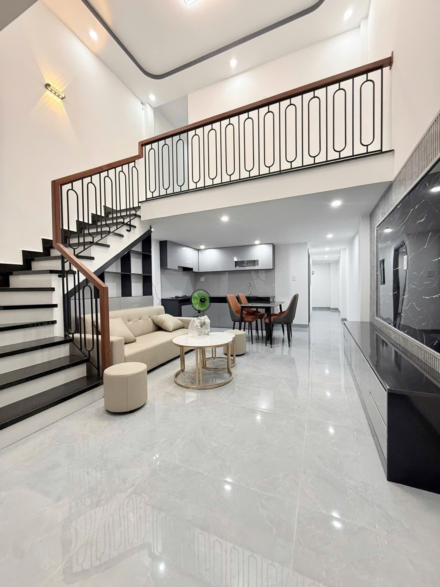 Bán nhà riêng 2 tầng 55.8m² tại phường Tôn Đản, hướng Đông Bắc, giá giảm sâu 3.38 tỷ