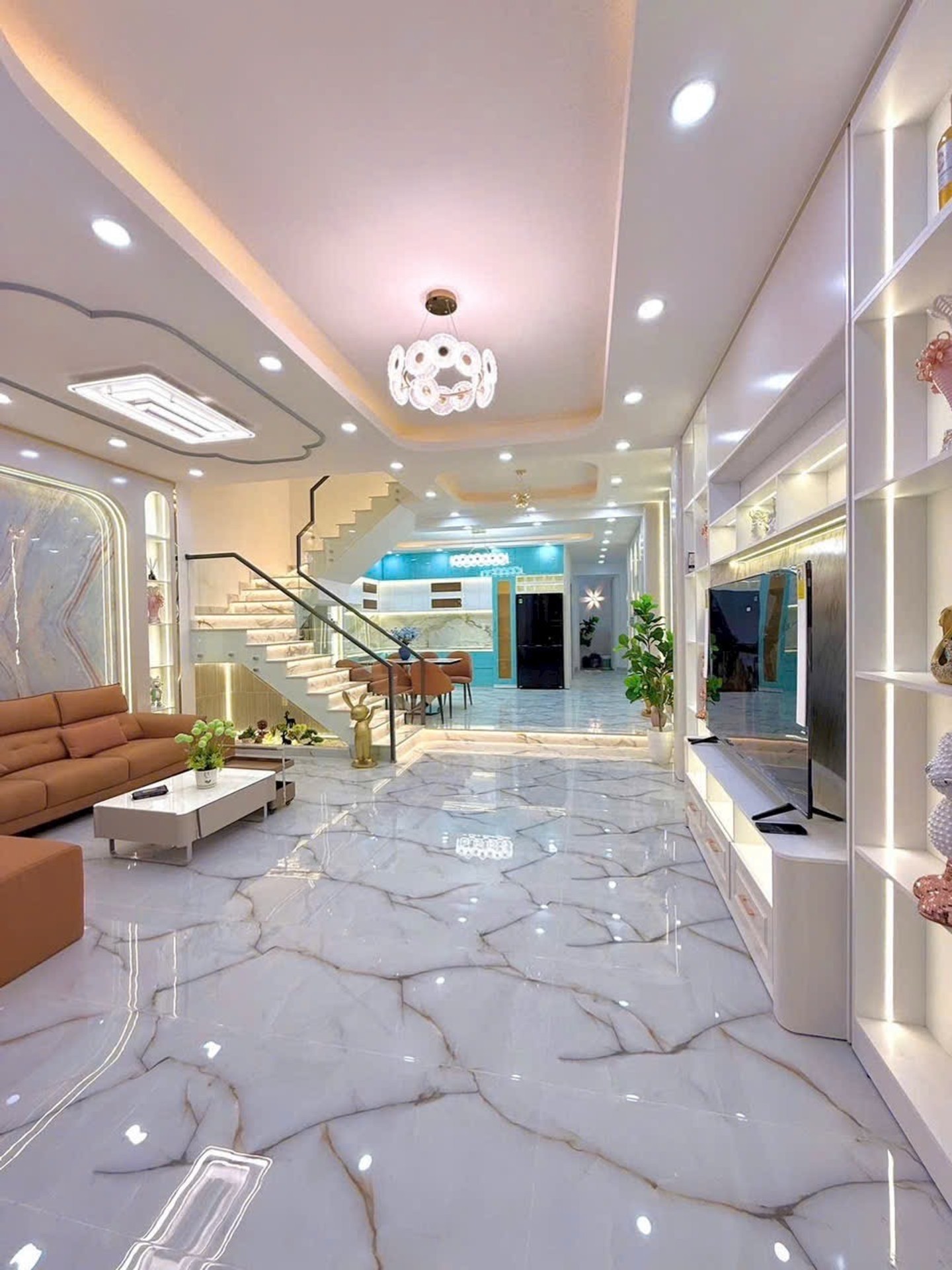 Biệt thự 4 tầng mặt tiền rộng tại Phước Kiển, Nhà Bè