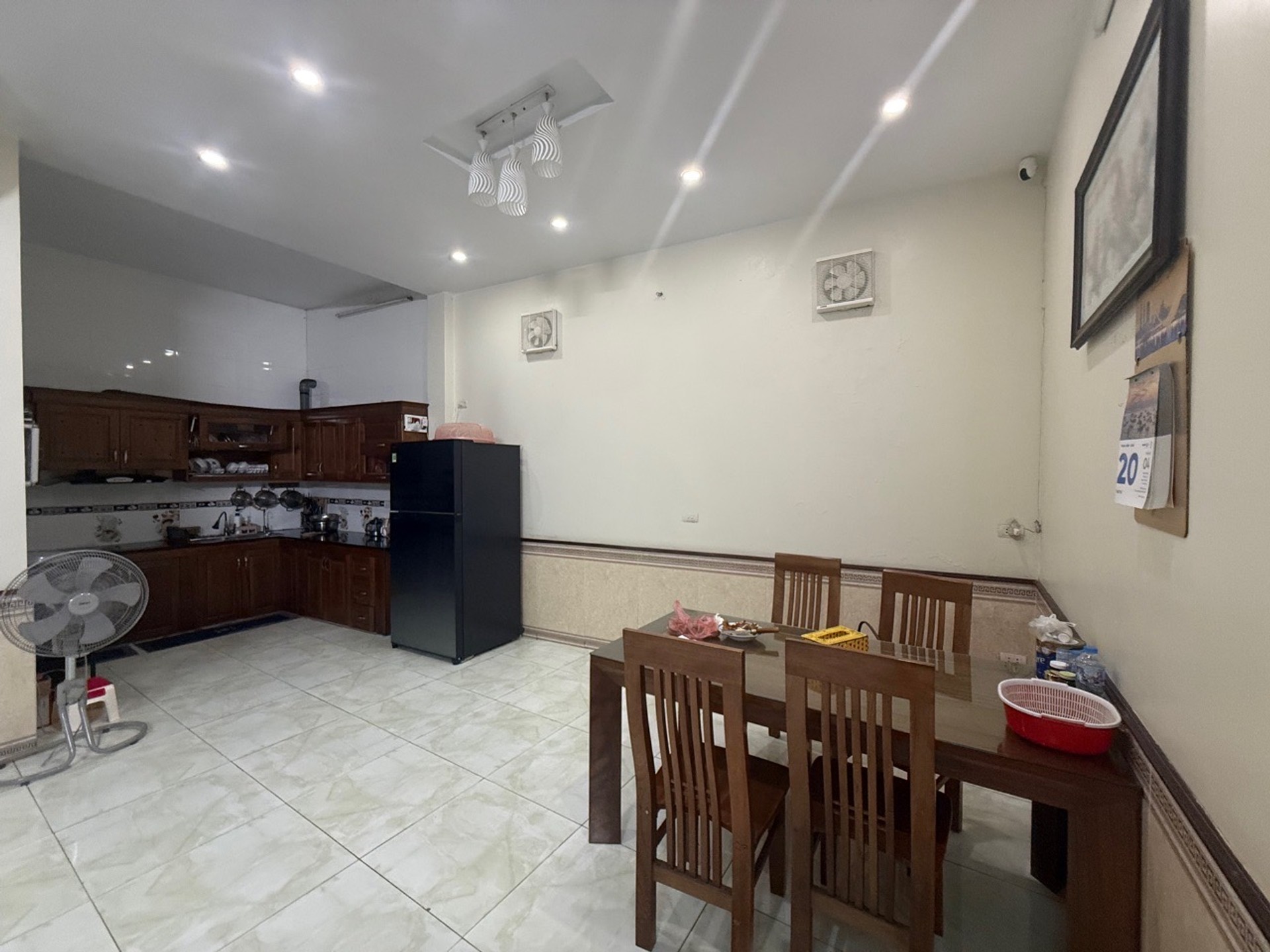Bán nhà riêng 5 tầng view Hồ Tây tại quận Tây Hồ, diện tích 88m2, 2 mặt tiền