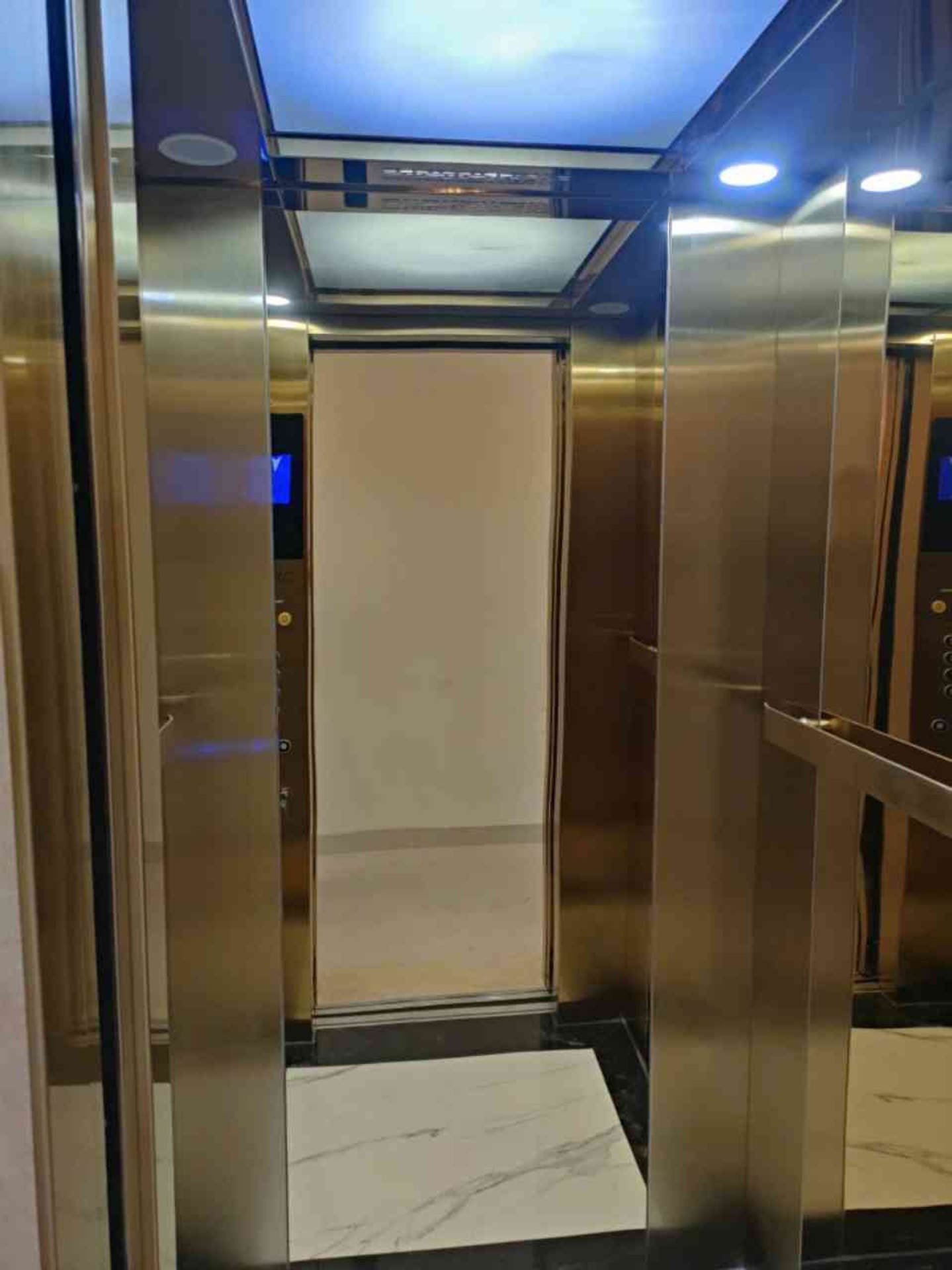 CHDV 5 TẦNG – 85,3M² – 66TR/THÁNG – THANG MÁY – FULL NỘI THẤT – GẦN HOÀNG TRỌNG MẬU Q7 – 14,99Đ