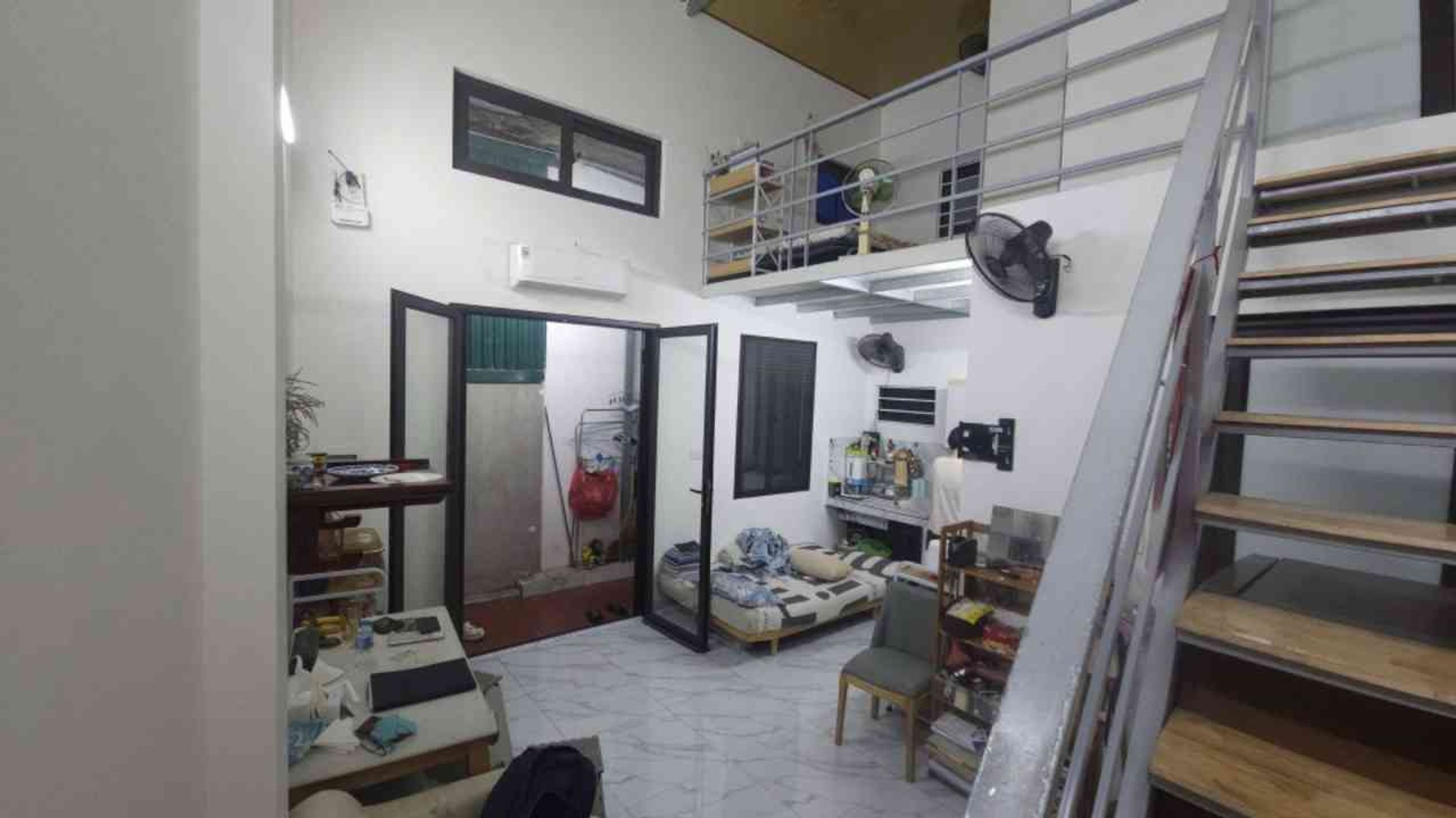NHÀ ĐẸP PHỐ Ô CÁCH - VIỆT HƯNG - NHÀ HIẾM - GIÁ TỐT